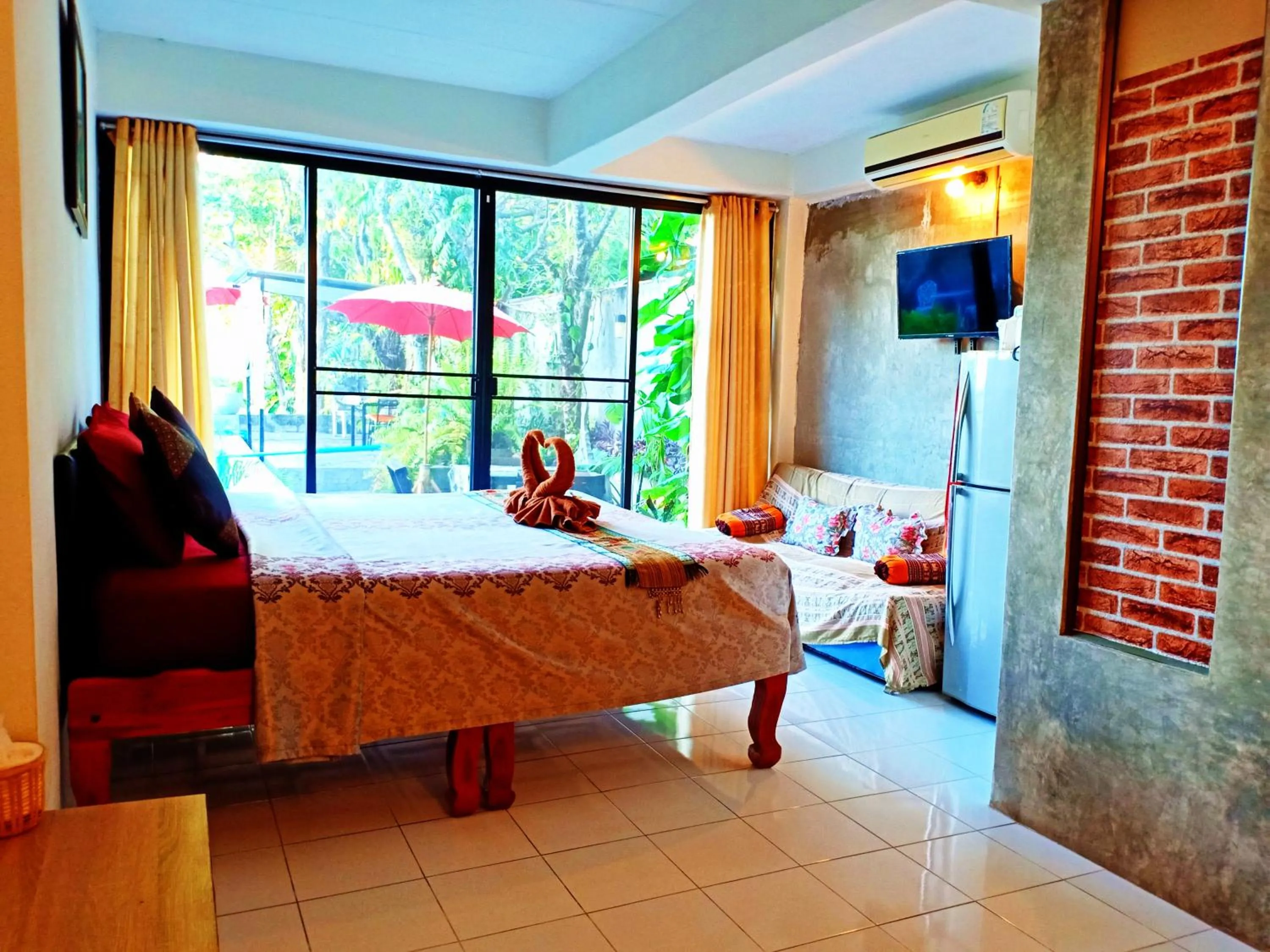 Photo of the whole room, Bed in Sofa Gallery Hotel