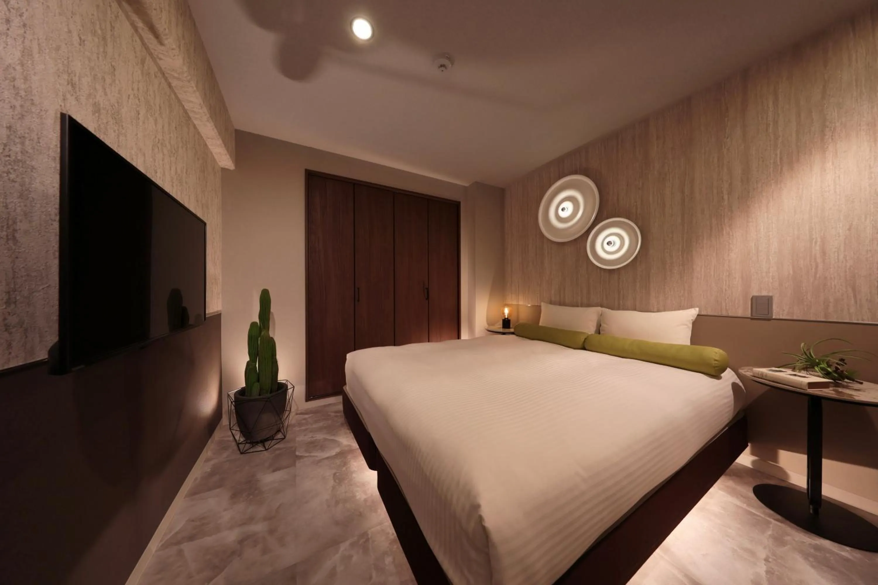 Bed in Dotombori Crystal Hotel 3