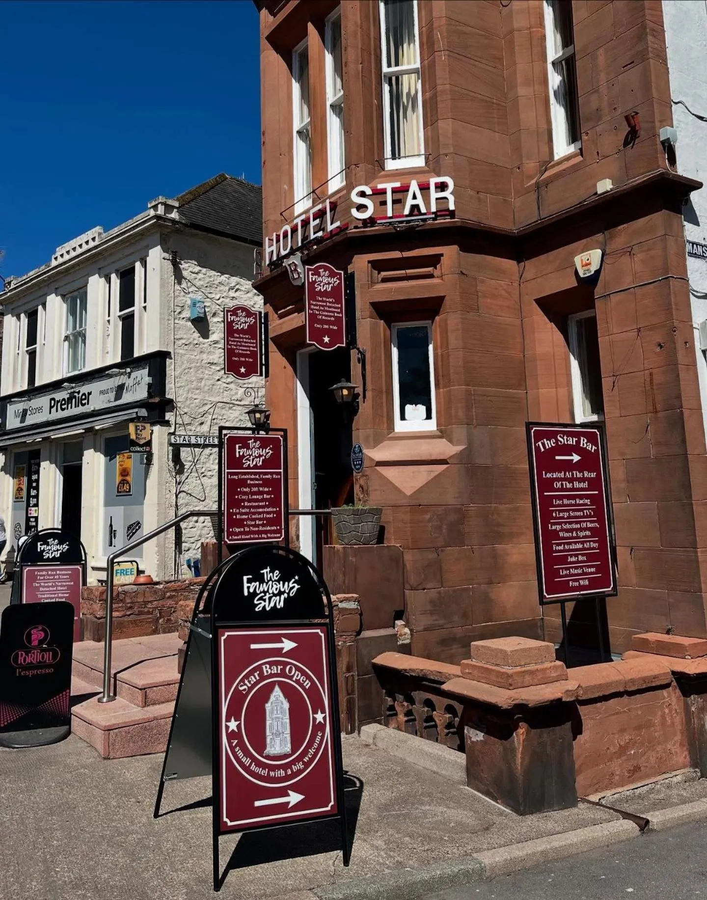 Facade/entrance in The Famous Star Hotel Moffat