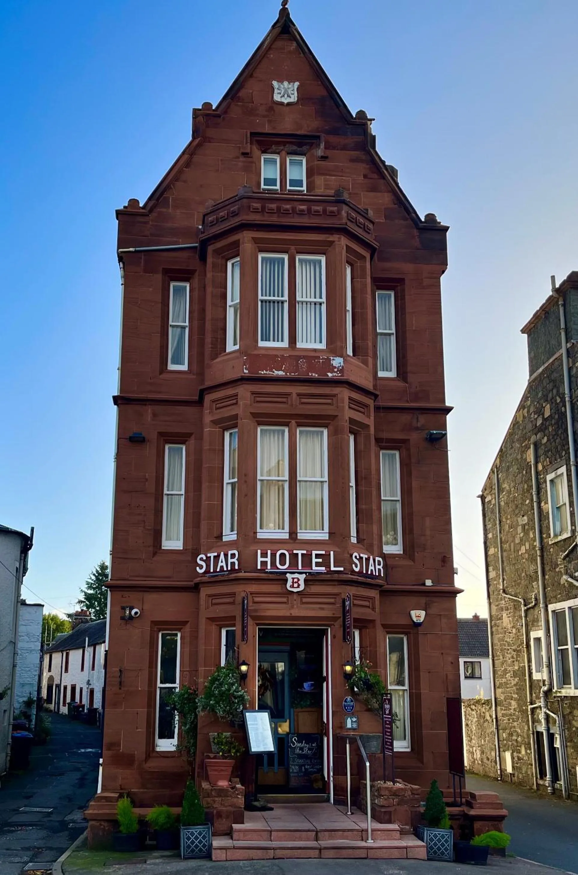 Property building in The Famous Star Hotel Moffat