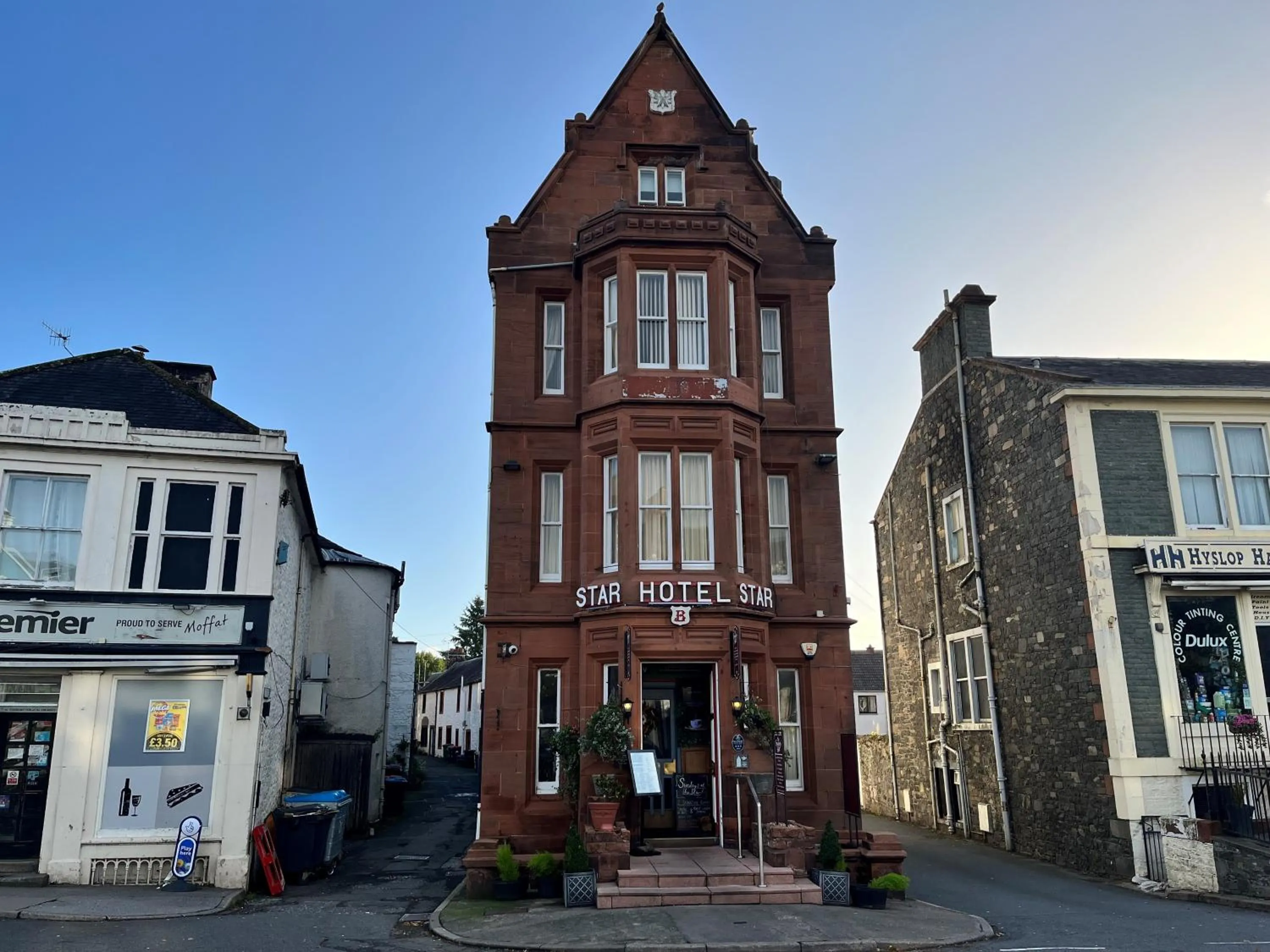 Property building in The Famous Star Hotel Moffat
