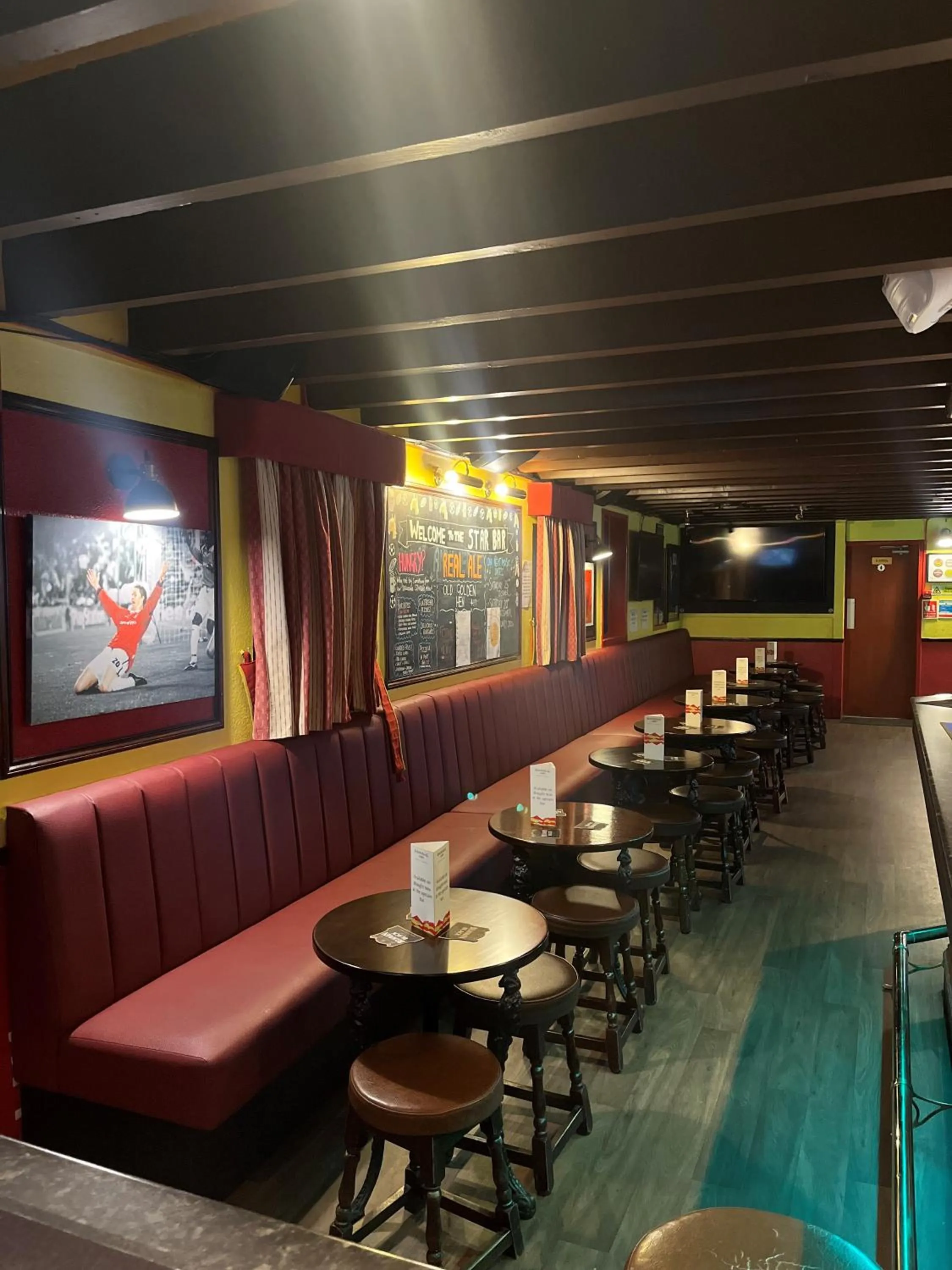 Lounge or bar in The Famous Star Hotel Moffat