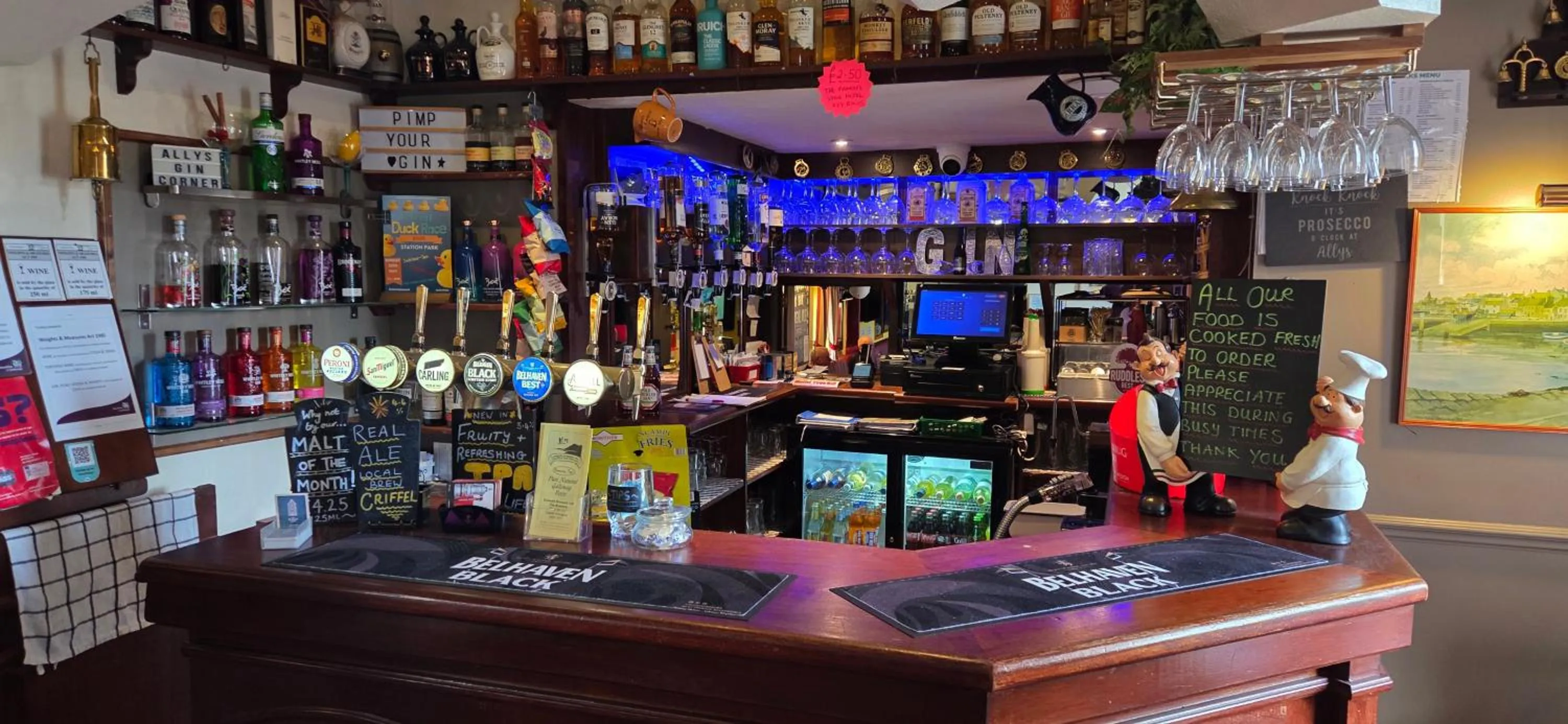 Lounge or bar in The Famous Star Hotel Moffat