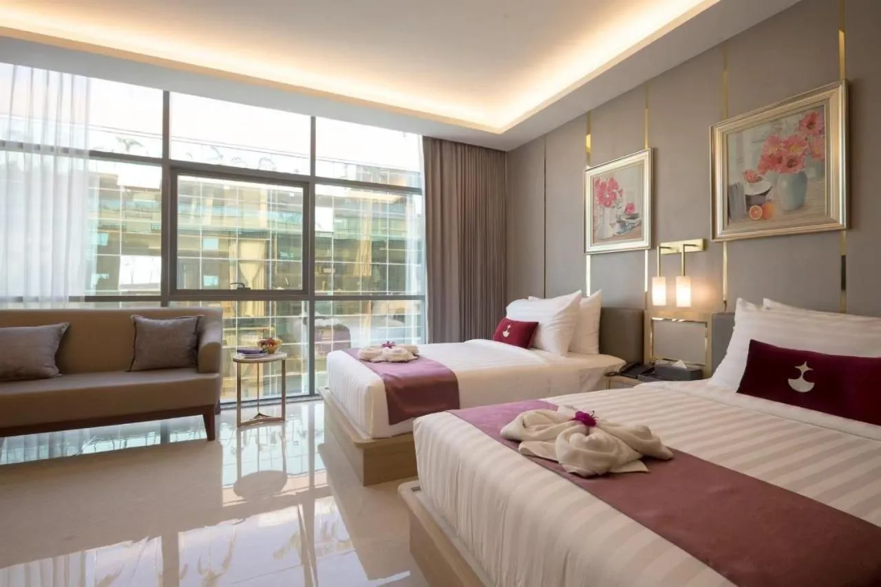 Bedroom in Elegant Airport Hotel