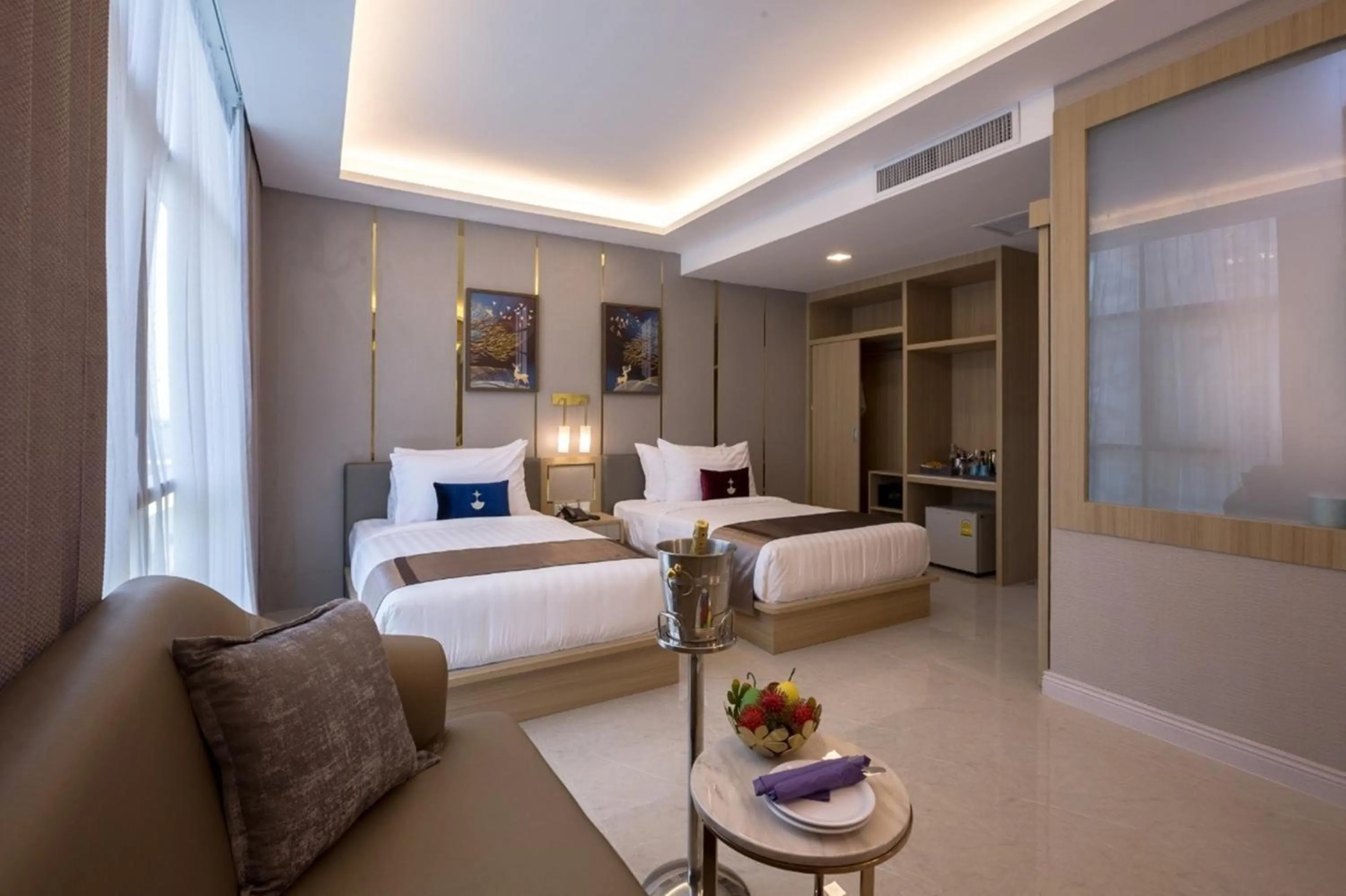 Elegant Airport Hotel