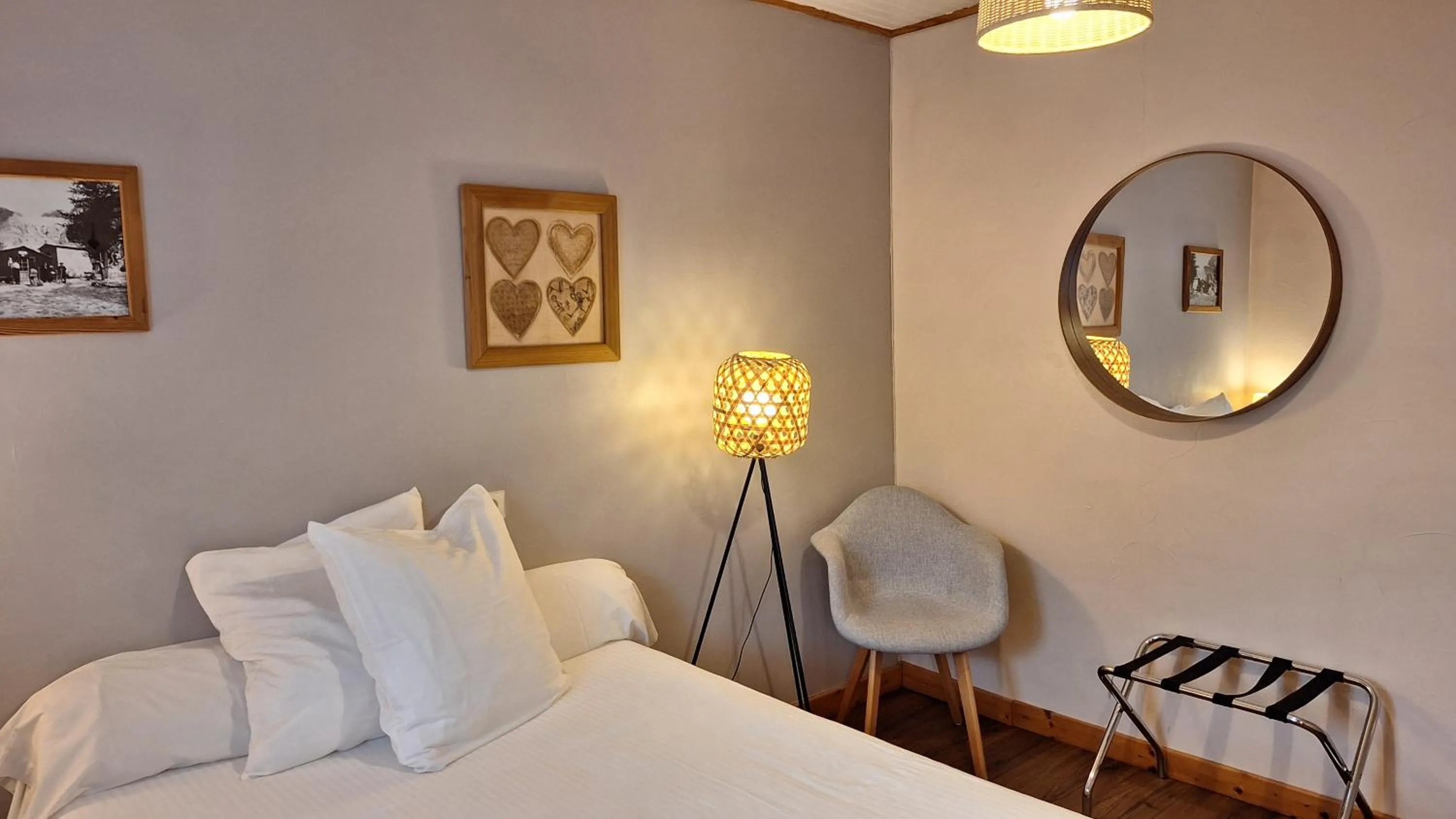 Toilet, Bed in B&B l'Edelweiss