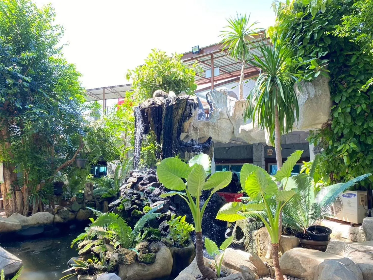 Garden in Suwanna Riverside