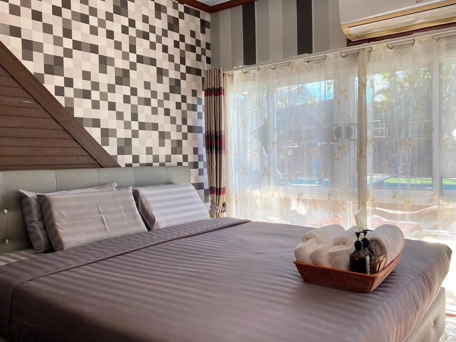 Bed in Suwanna Riverside