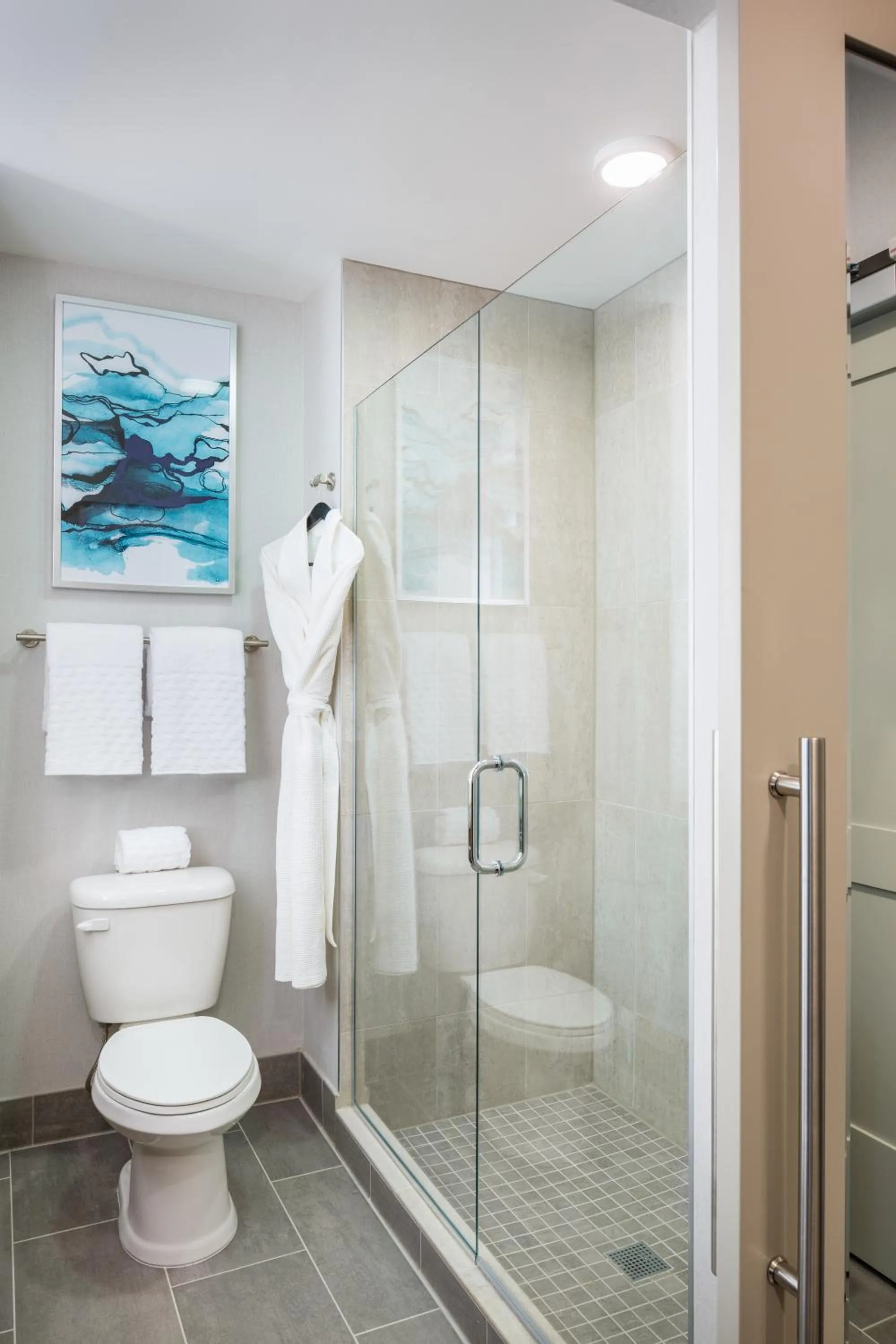 Shower in Best Western Premier Hotel at Fisher's Landing