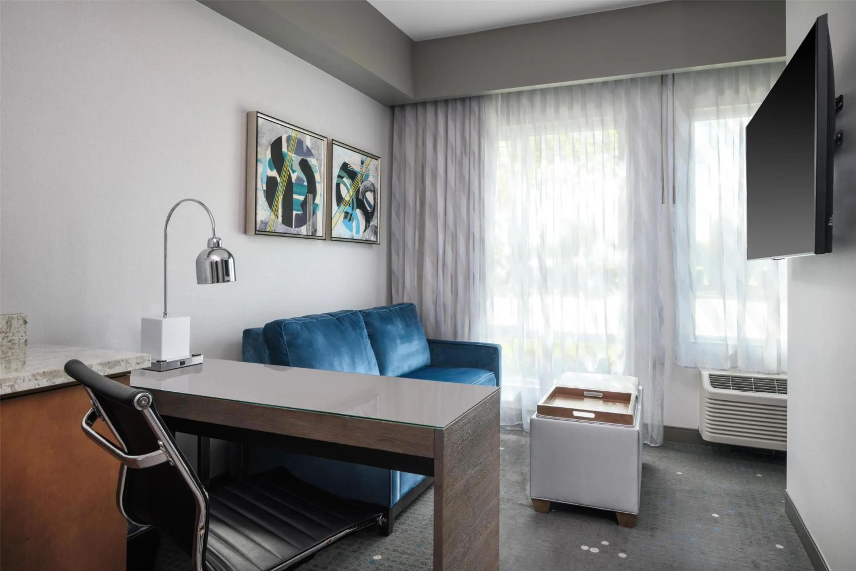 Bedroom in Best Western Premier Hotel at Fisher's Landing