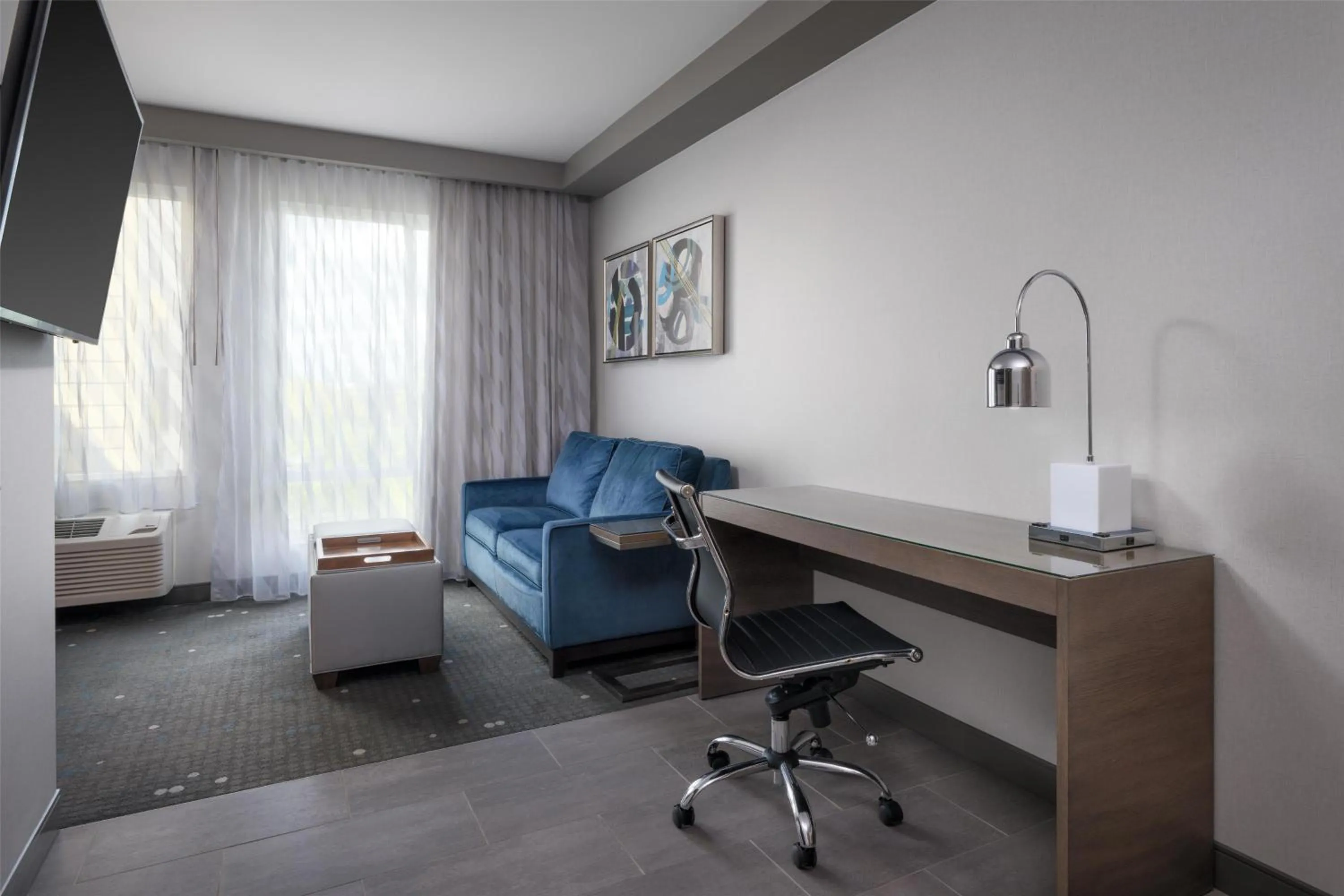 Bedroom in Best Western Premier Hotel at Fisher's Landing