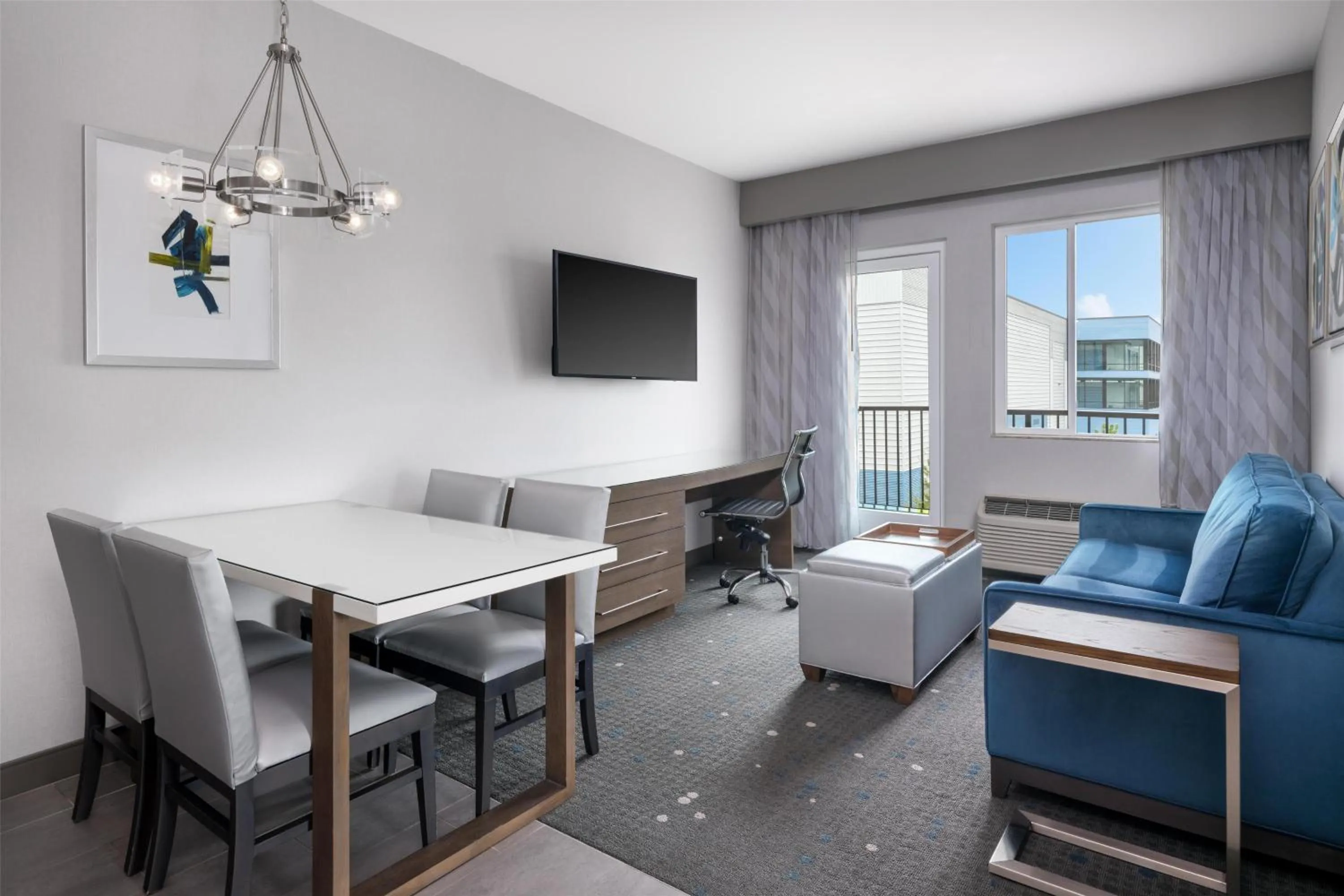 Bedroom in Best Western Premier Hotel at Fisher's Landing