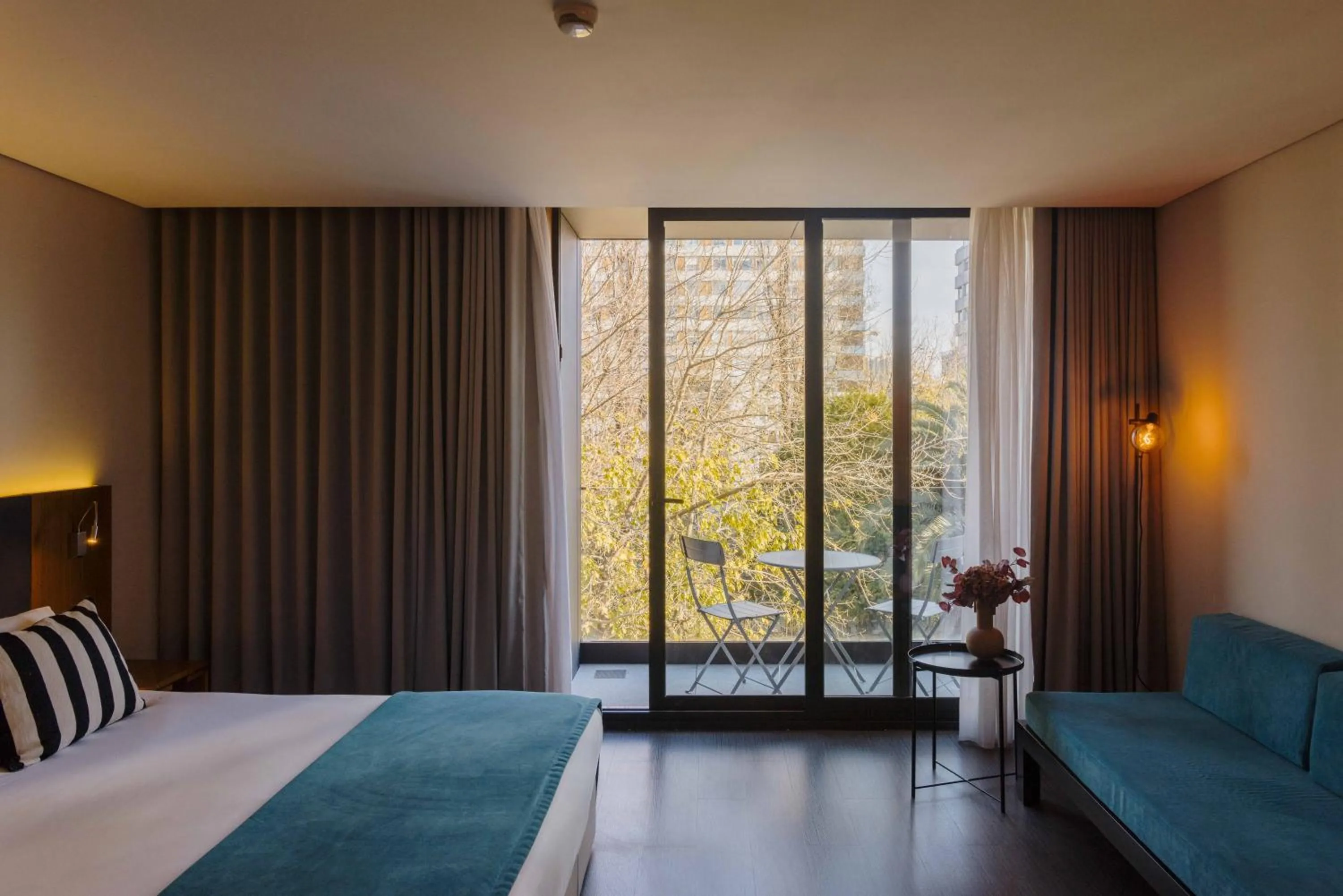 Photo of the whole room, Bed in Porto City House