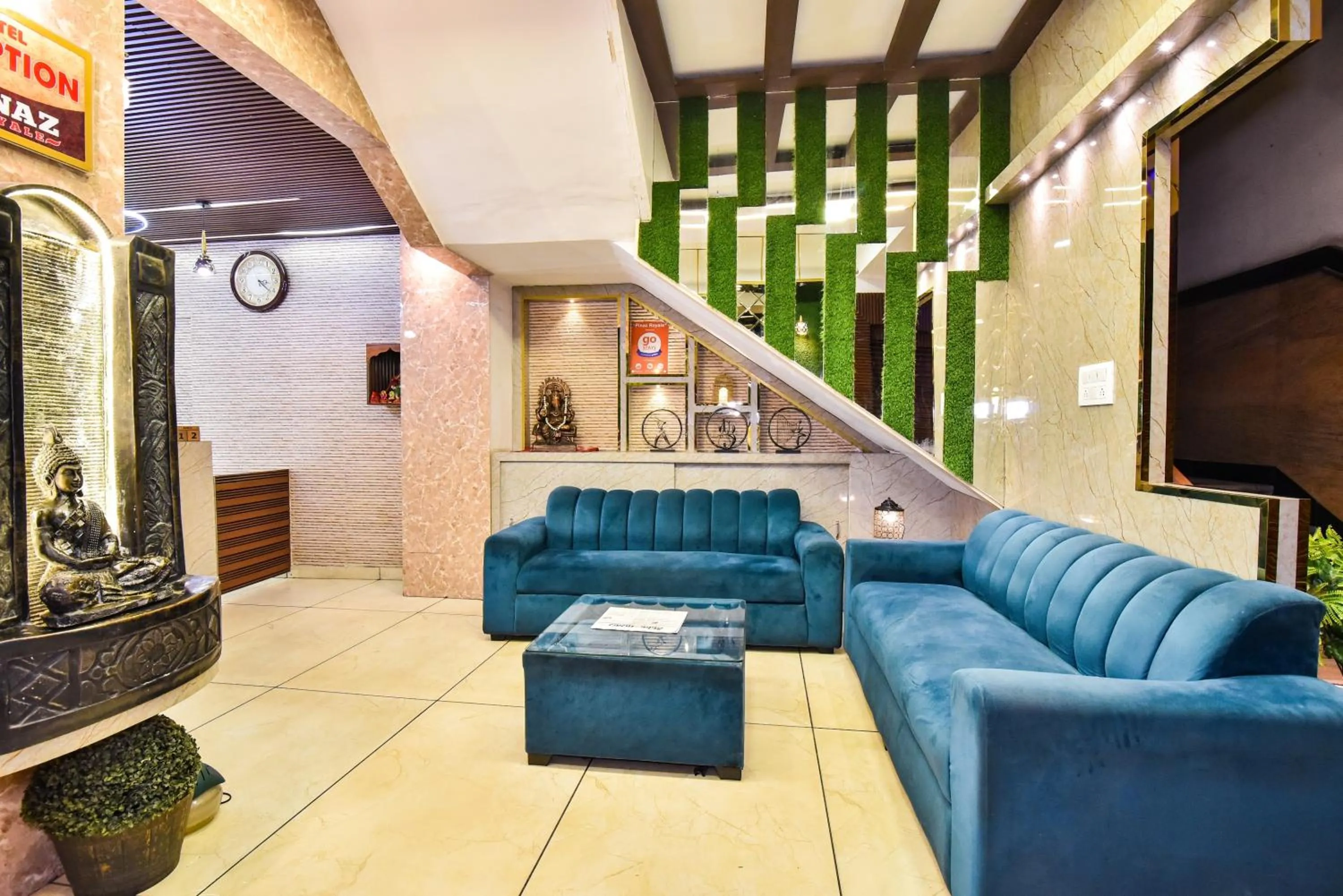 Seating area in Pinaz Royale