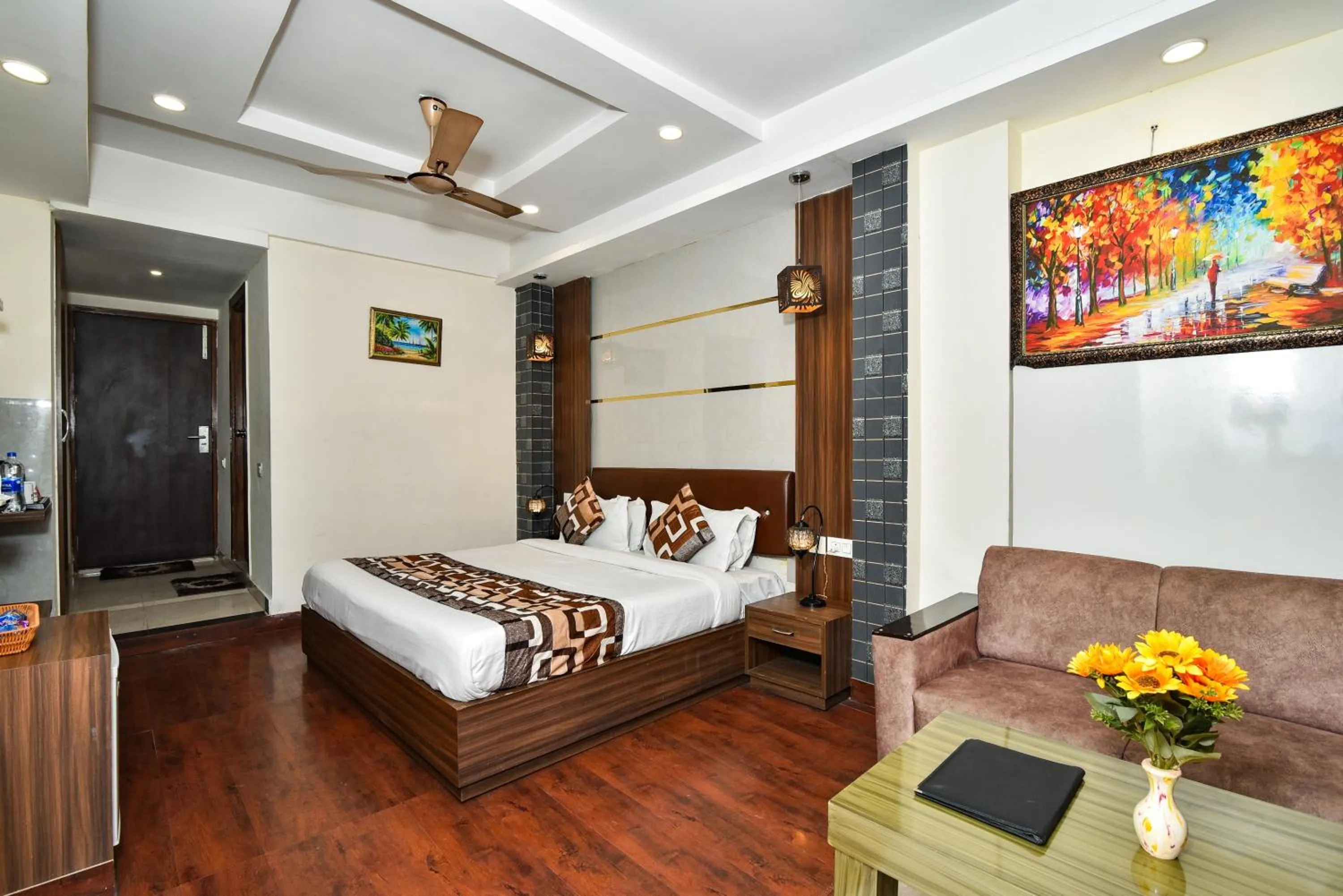 Bedroom, Bed in Pinaz Royale