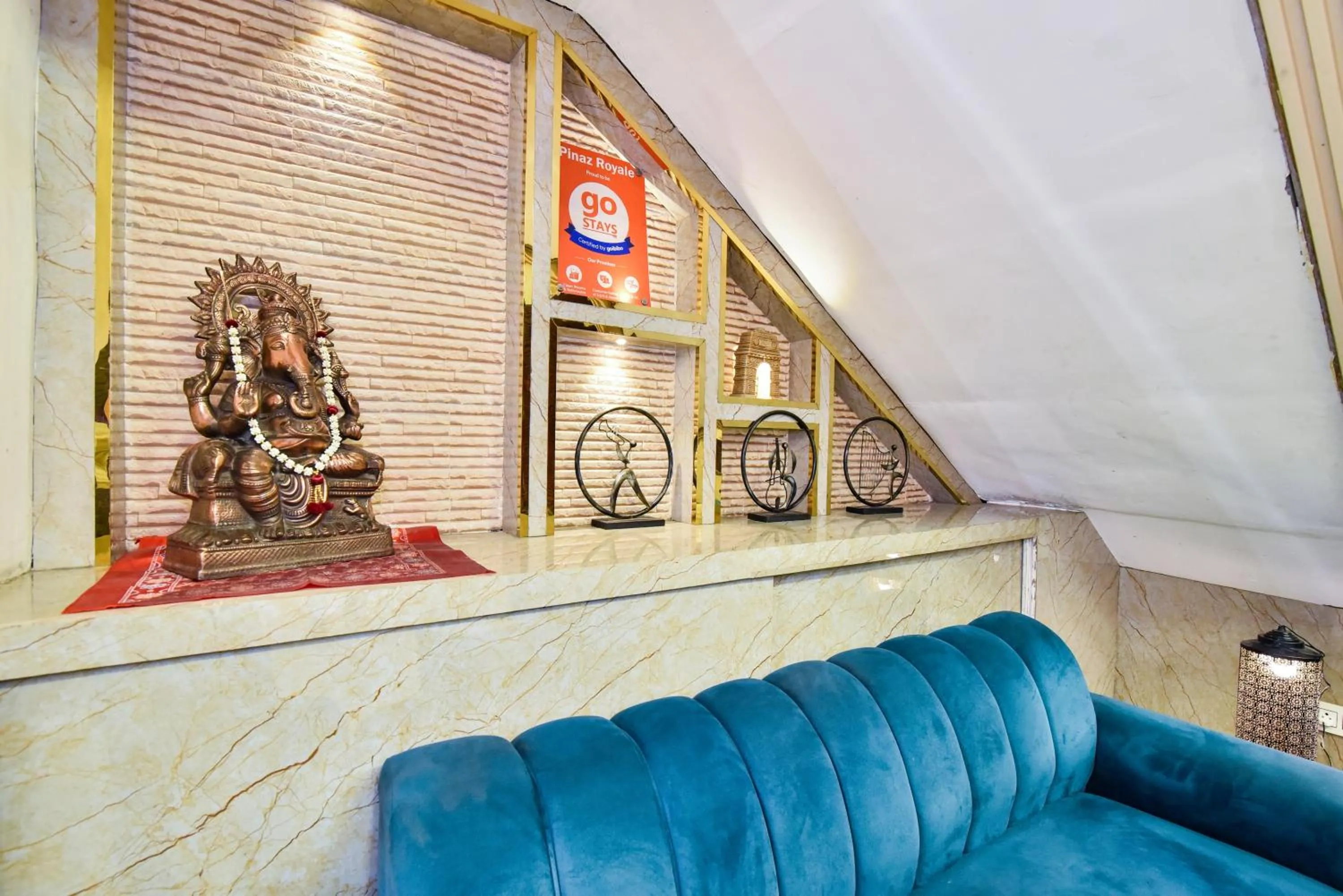 Decorative detail in Pinaz Royale