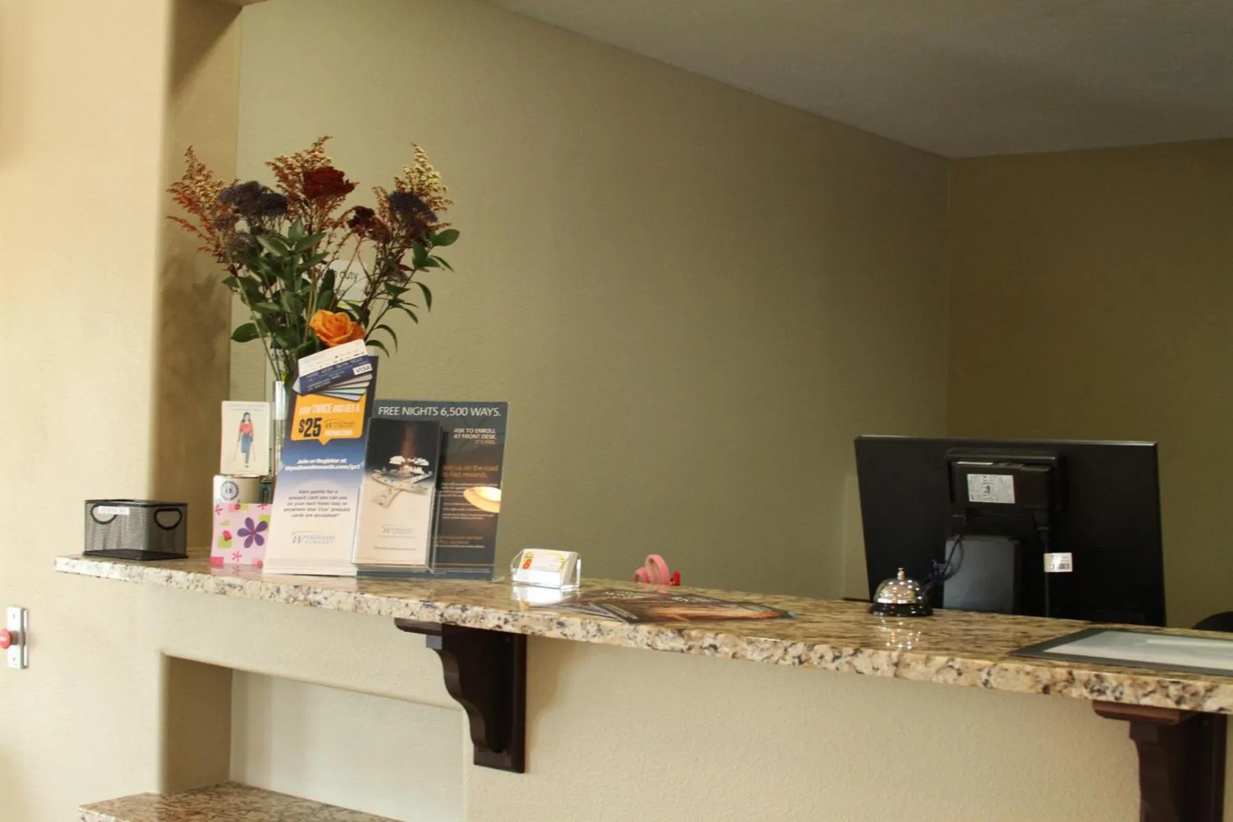 Lobby or reception in Super 8 by Wyndham Montrose