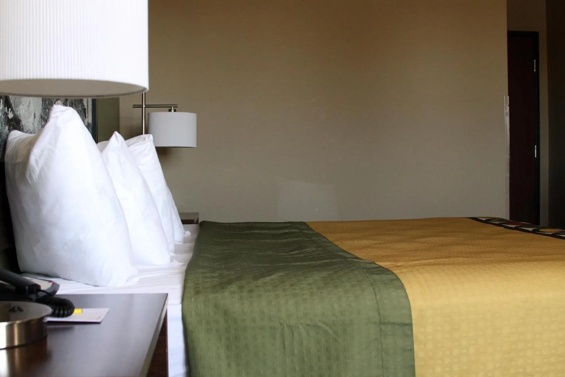 Bedroom, Bed in Super 8 by Wyndham Montrose