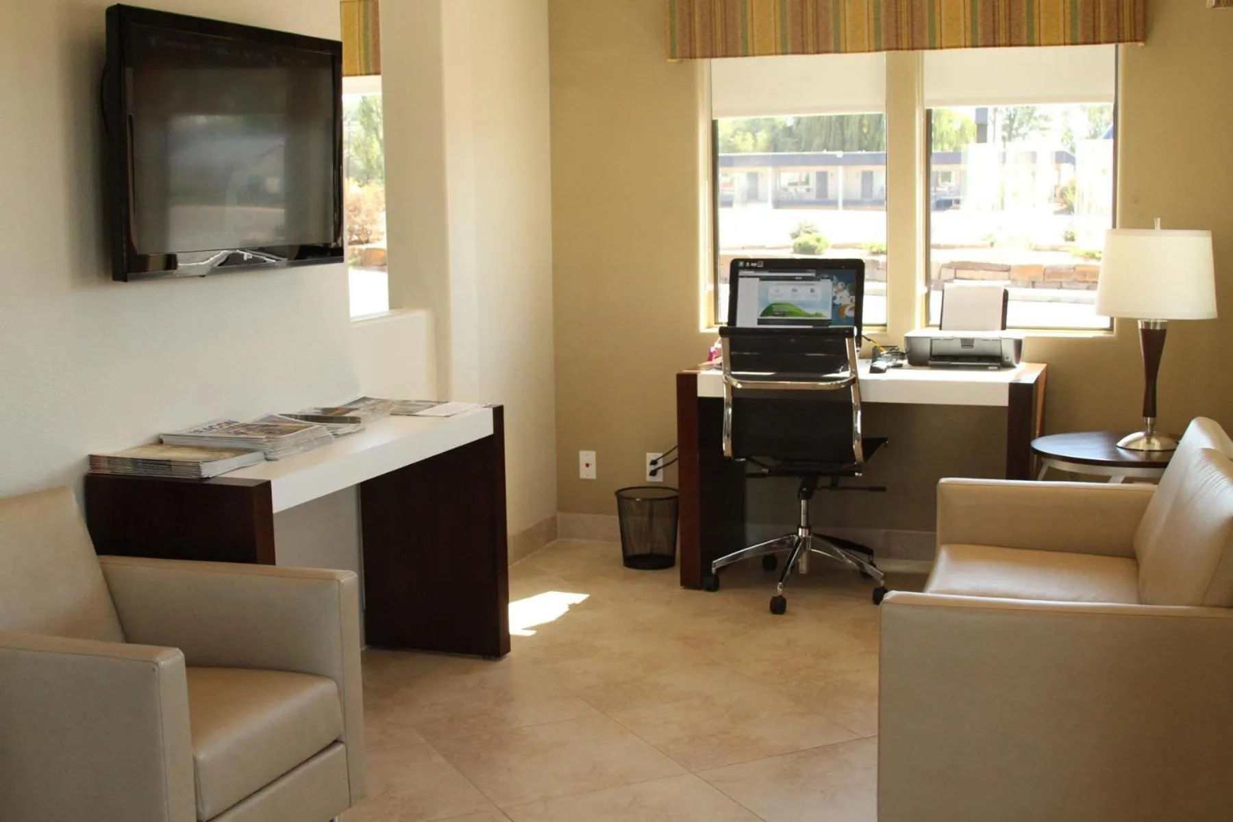 Lobby or reception in Super 8 by Wyndham Montrose