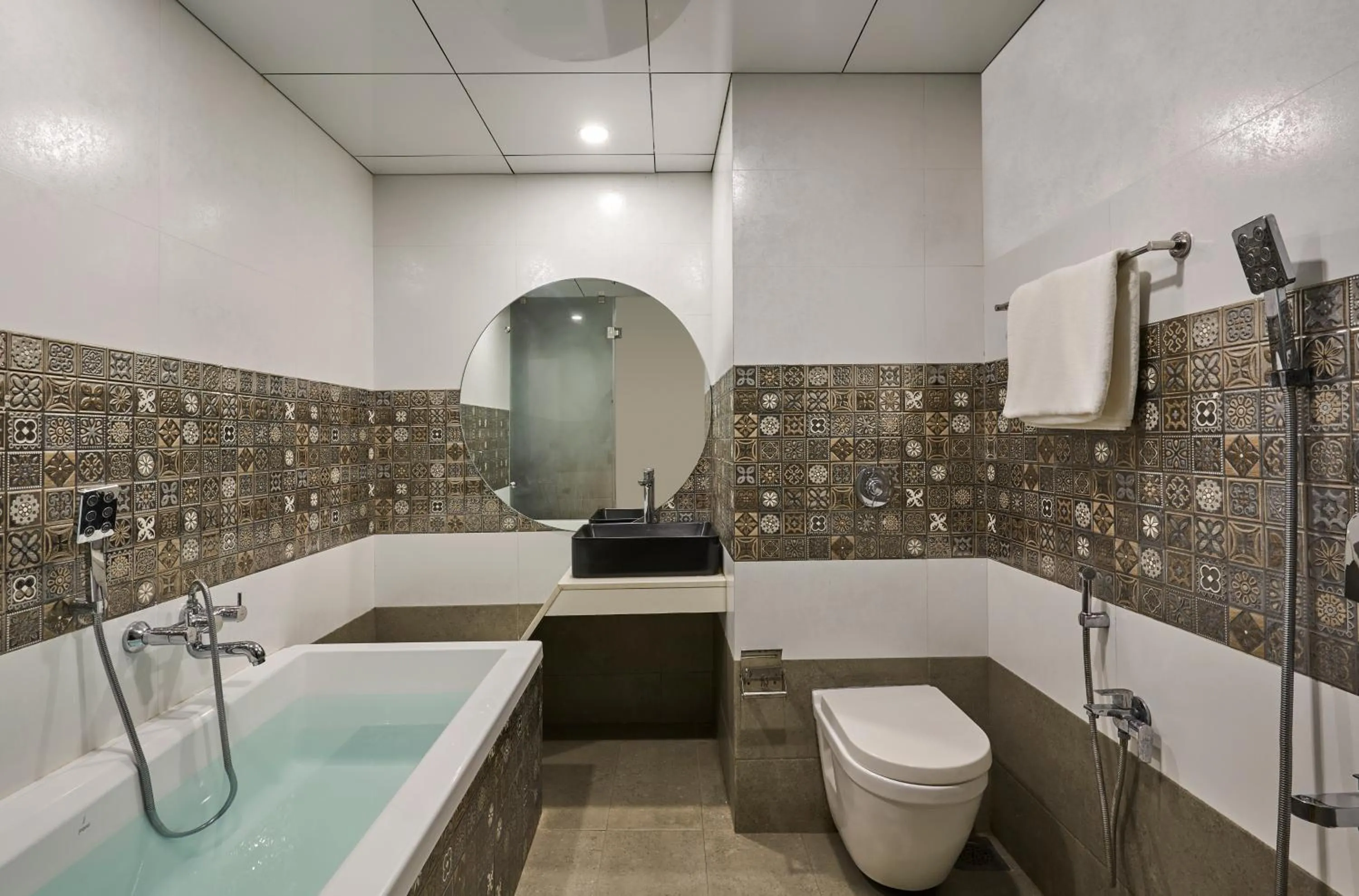 Bathroom in Larios Beach Holidays