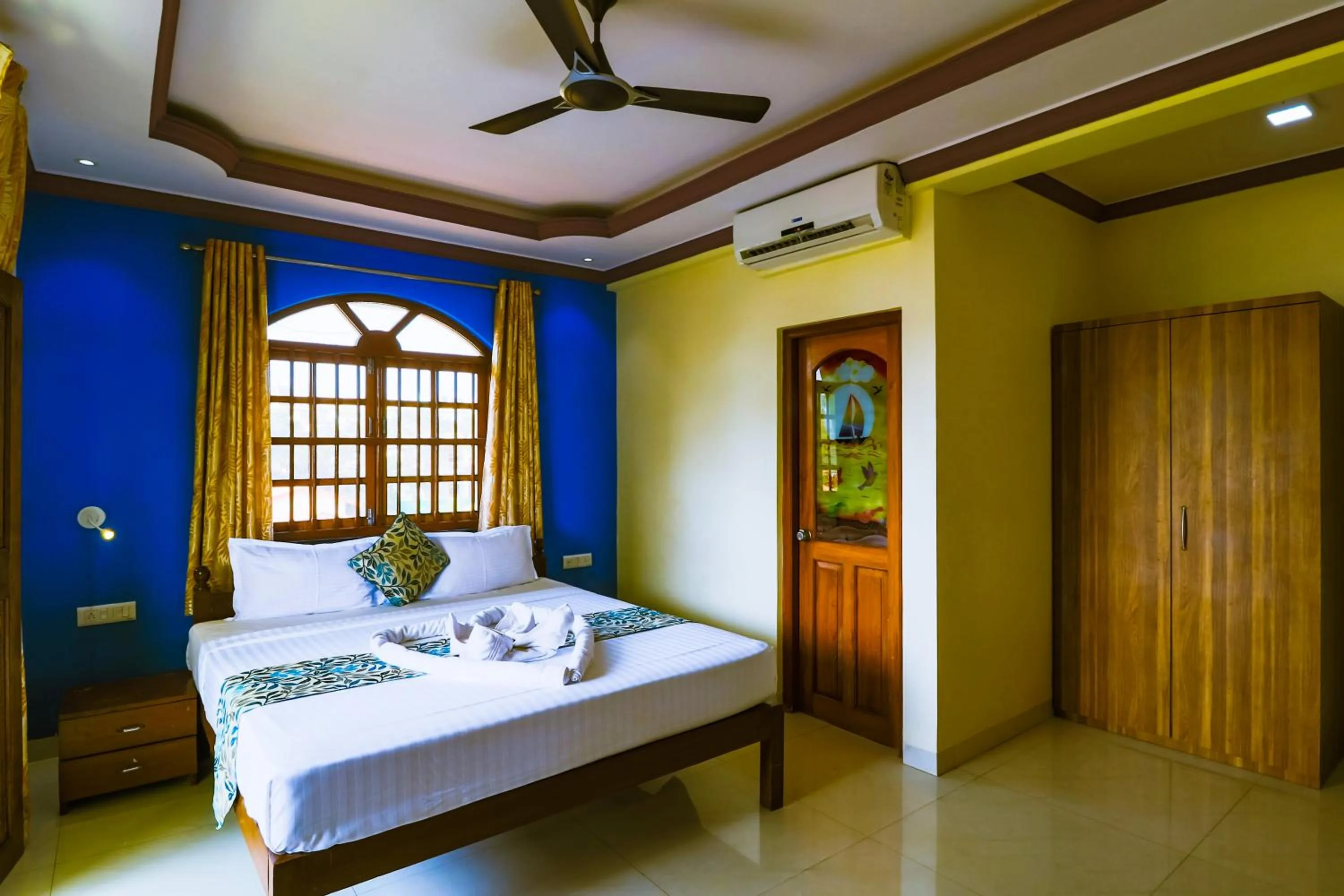 Photo of the whole room in Larios Beach Holidays