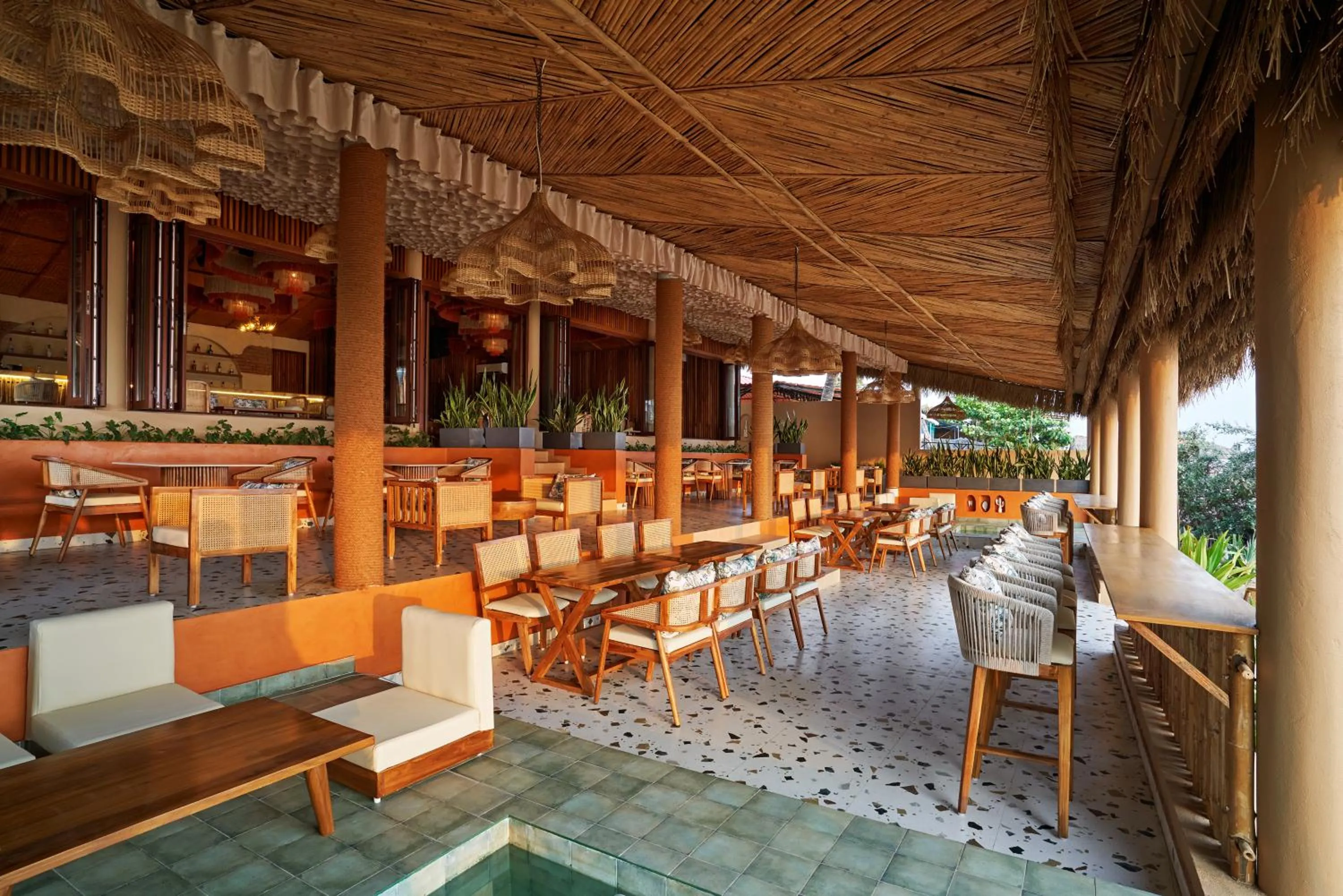 Restaurant/places to eat in Larios Beach Holidays