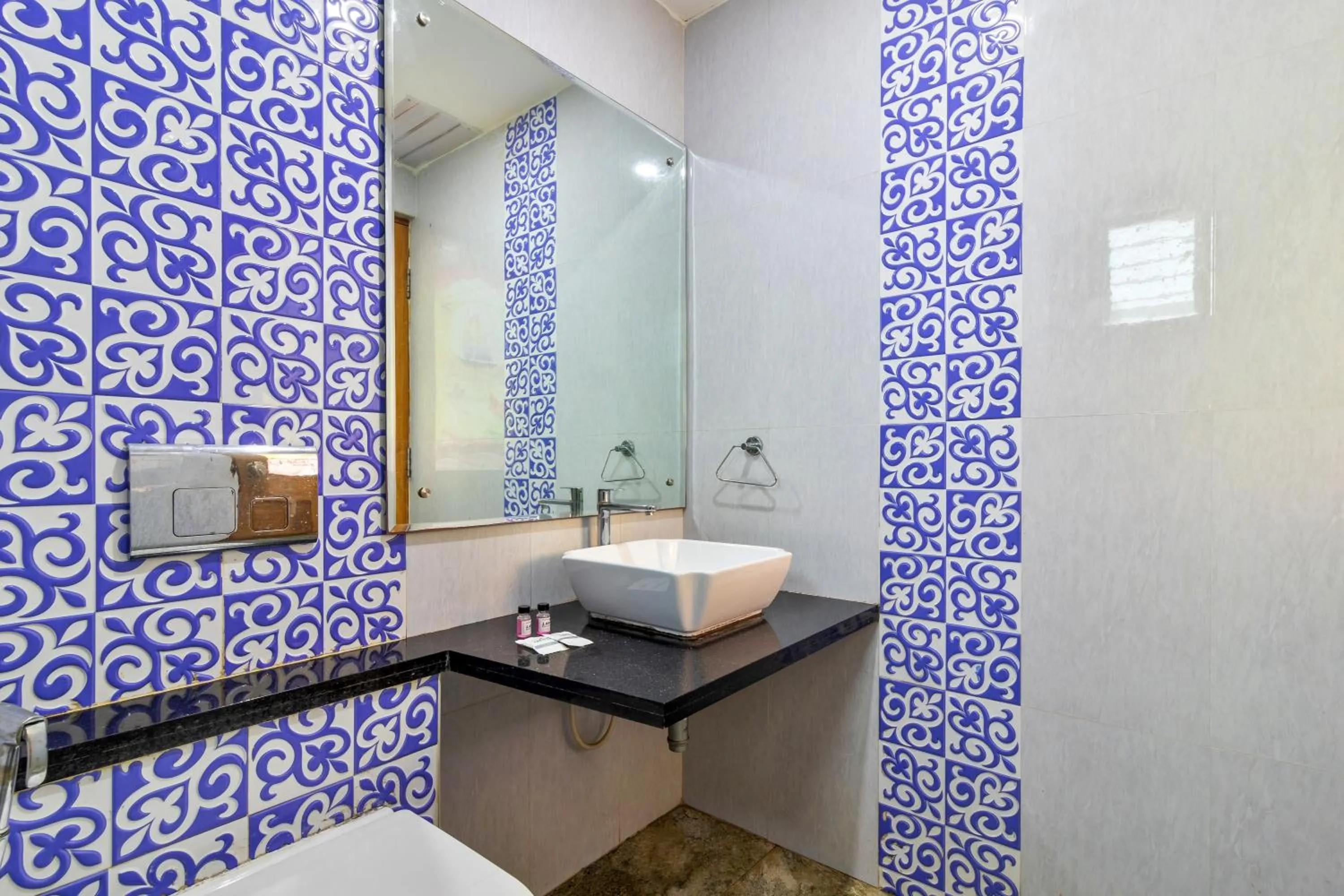 Bathroom in Larios Beach Holidays