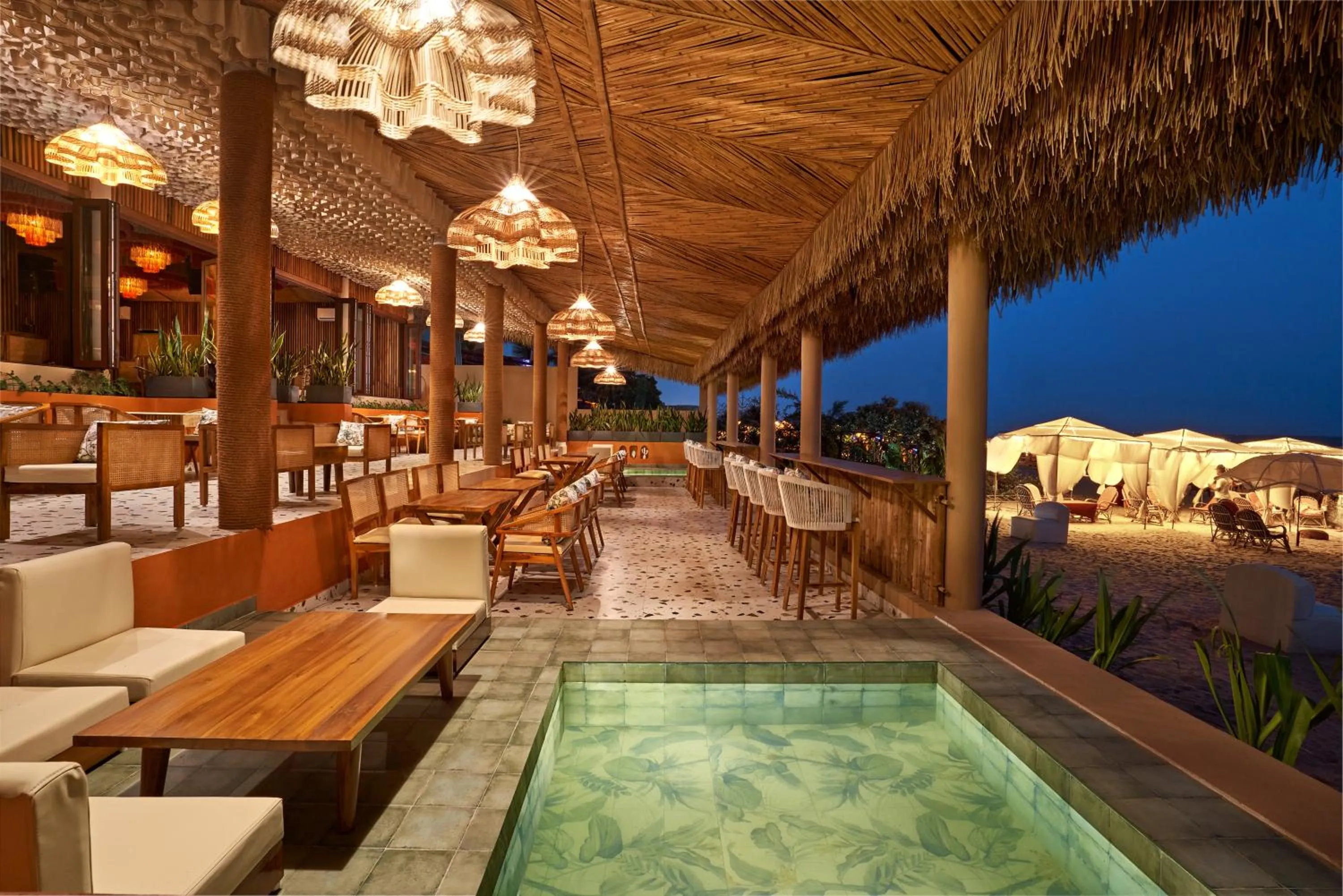 Restaurant/places to eat in Larios Beach Holidays