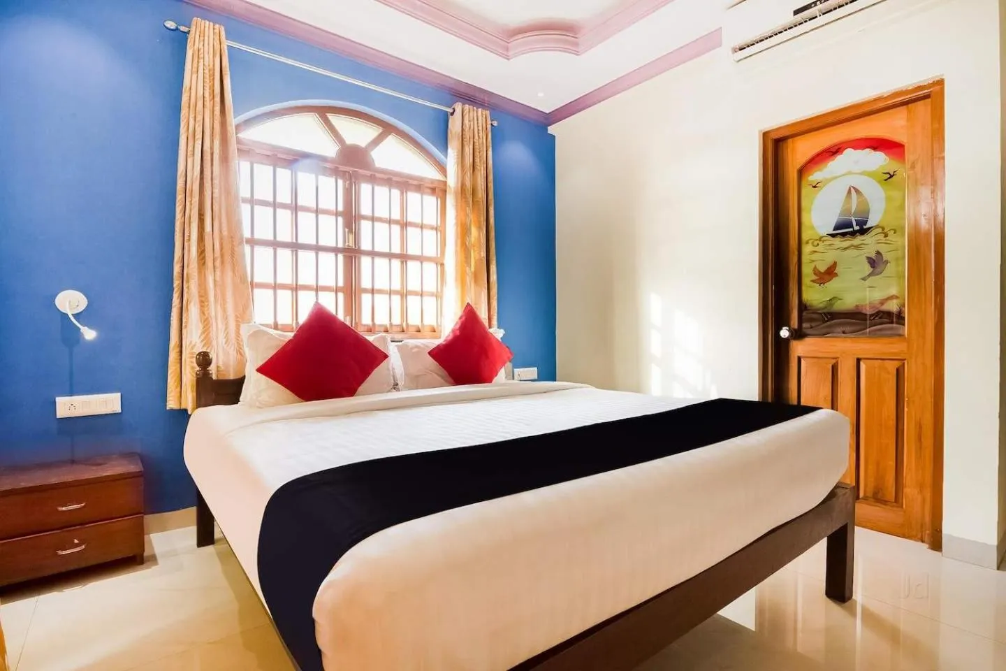 Photo of the whole room in Larios Beach Holidays