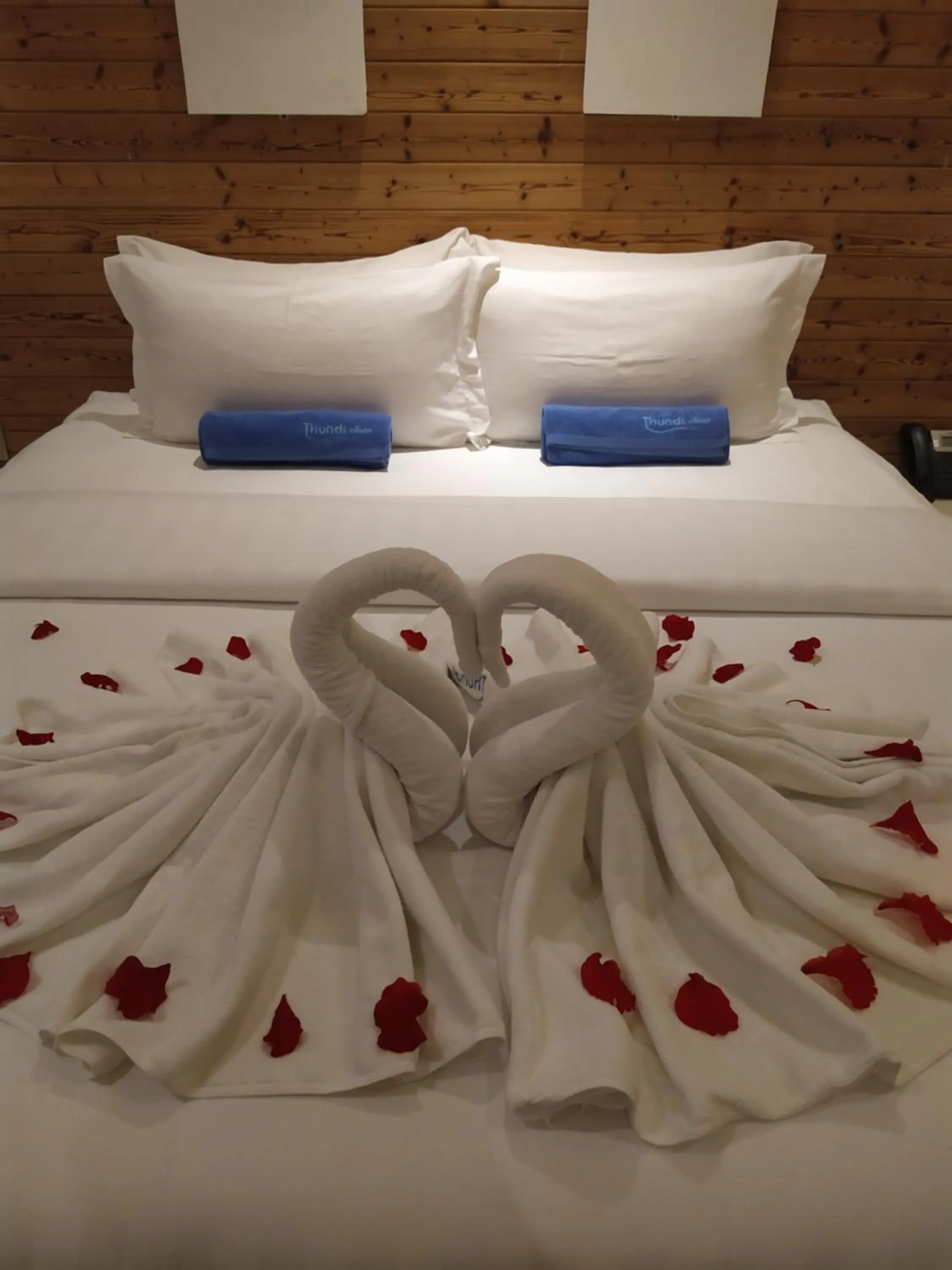 Bed in Thundi Village & Spa