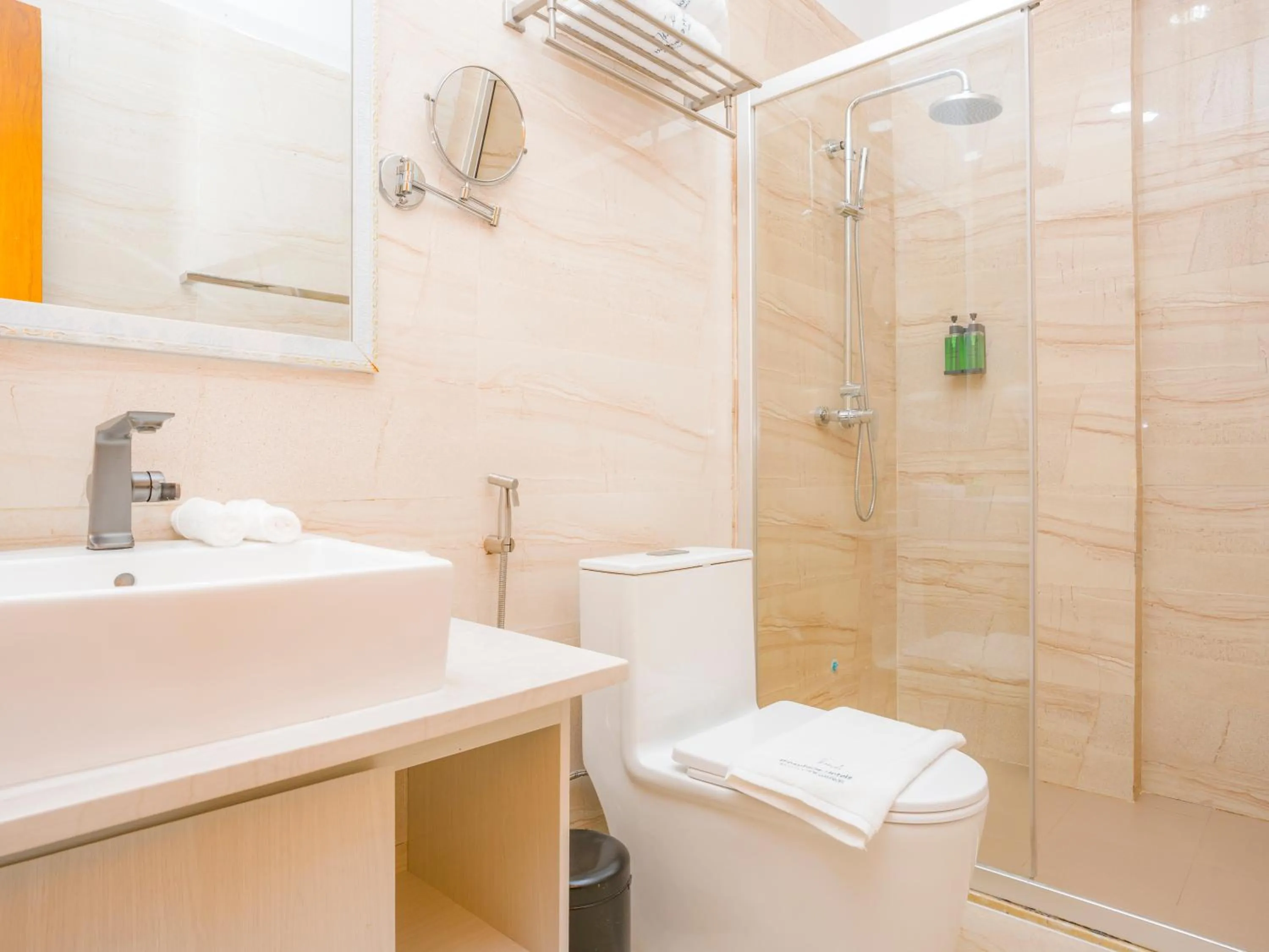 Shower in Thundi by Biosphere