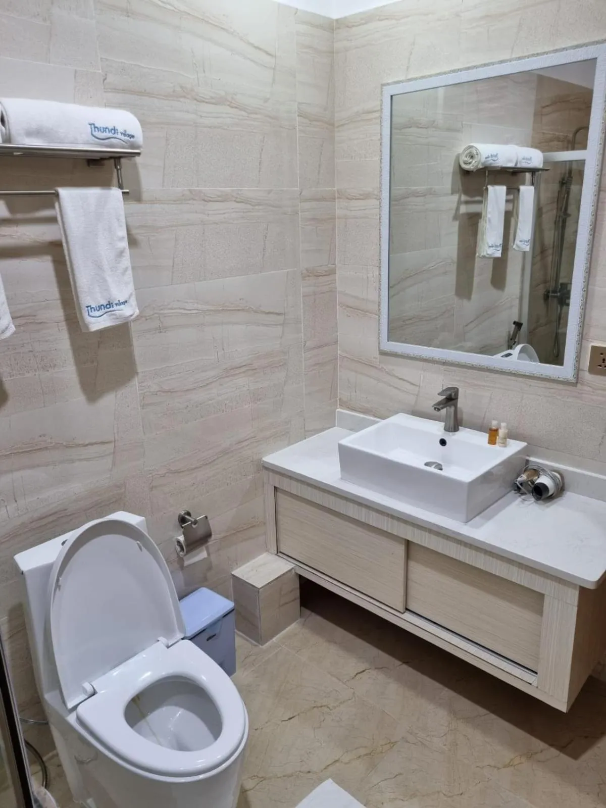 Toilet in Thundi Village & Spa