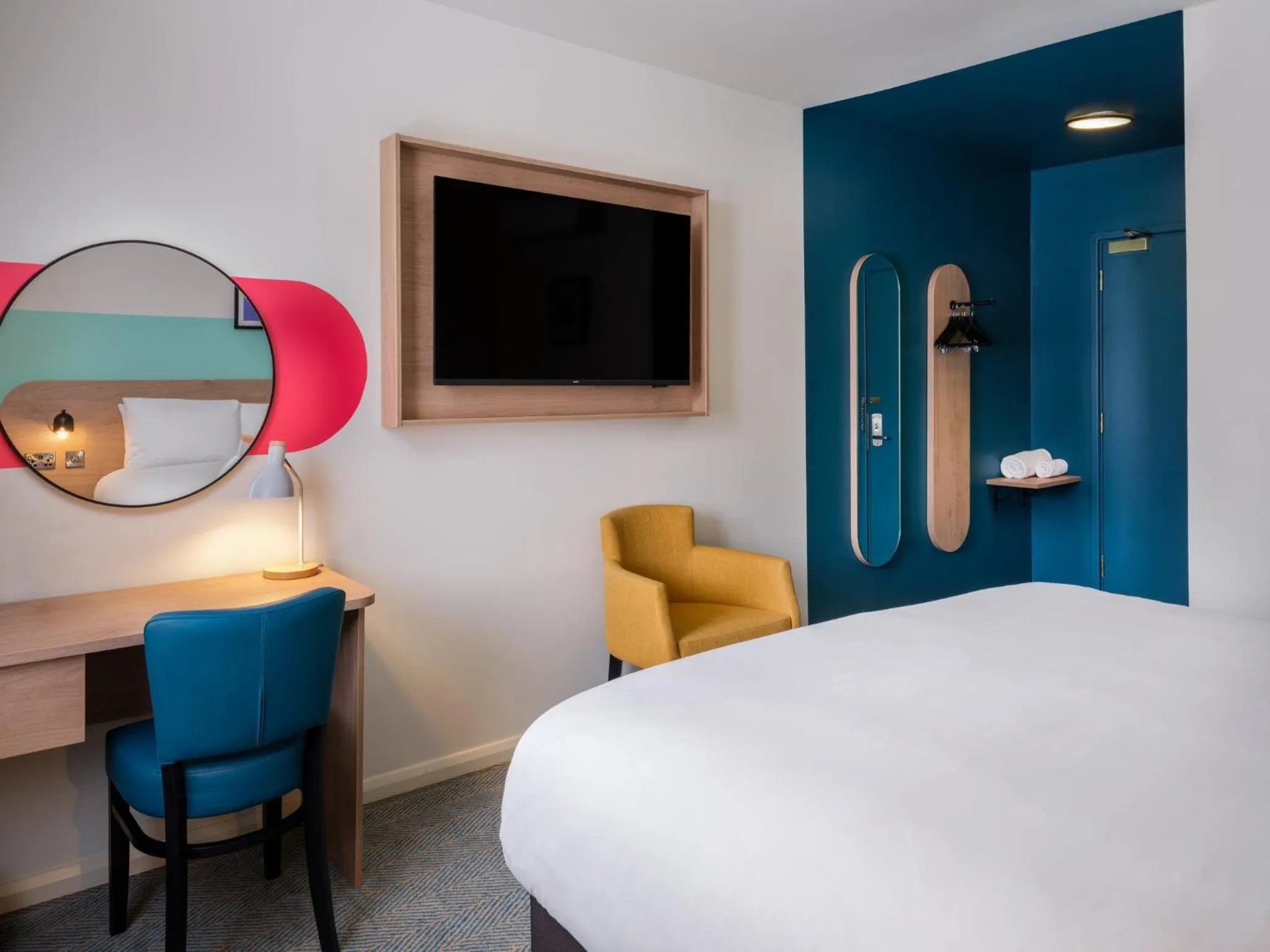 Photo of the whole room, Bed in Garner Hotel Chesterfield North by IHG