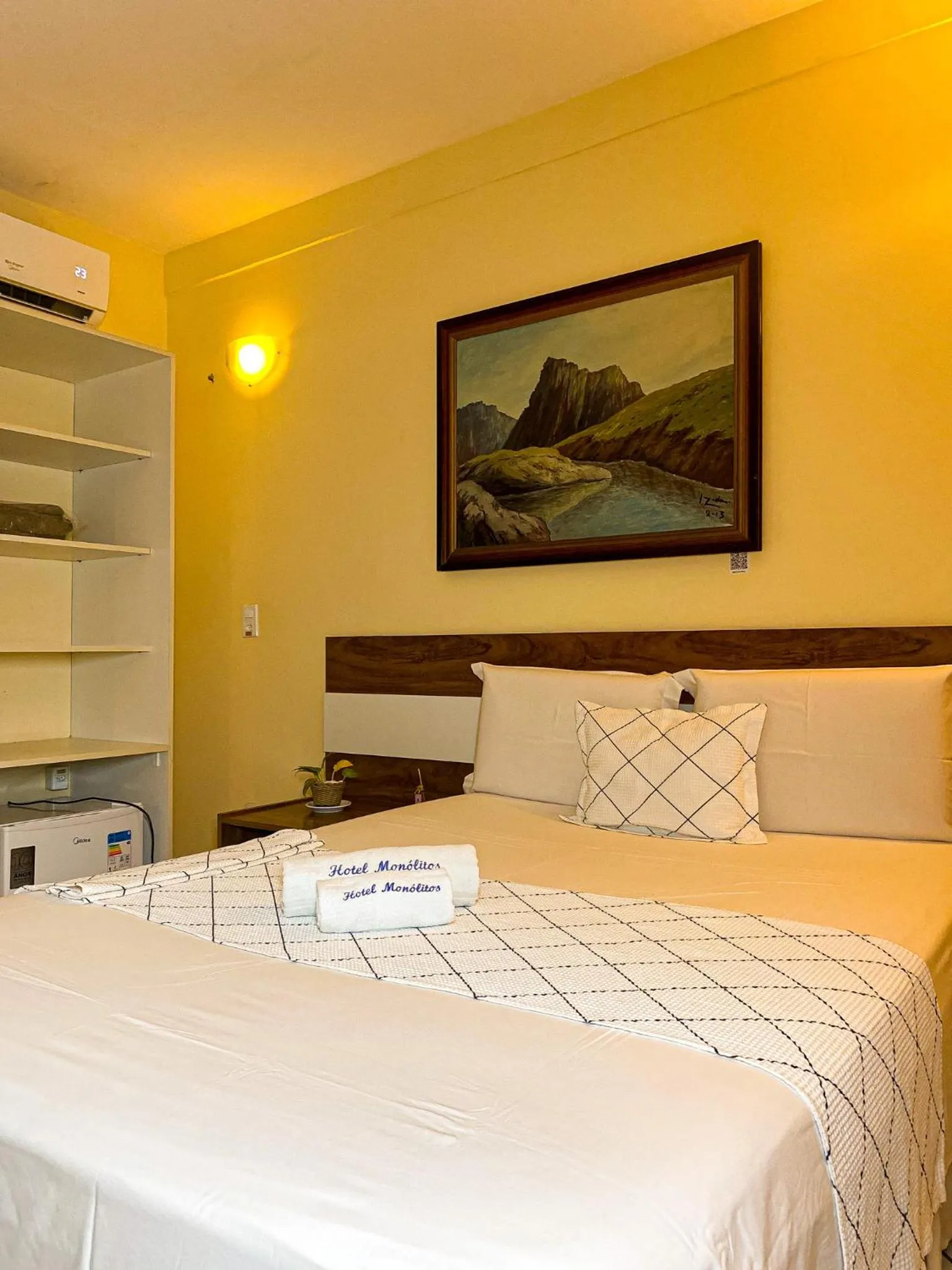 Bedroom, Bed in Hotel Monólitos