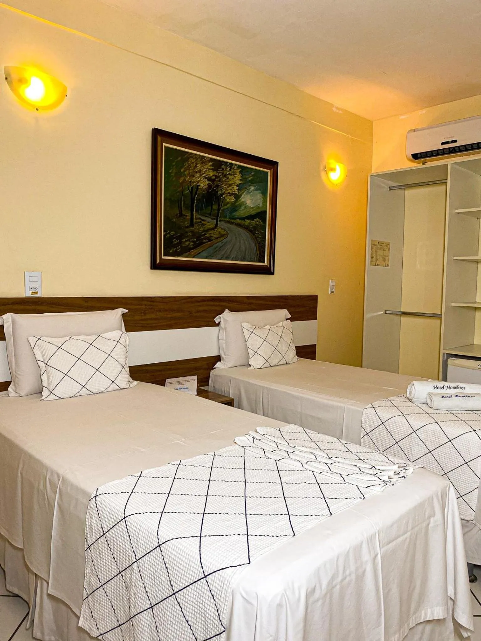 Bedroom, Bed in Hotel Monólitos