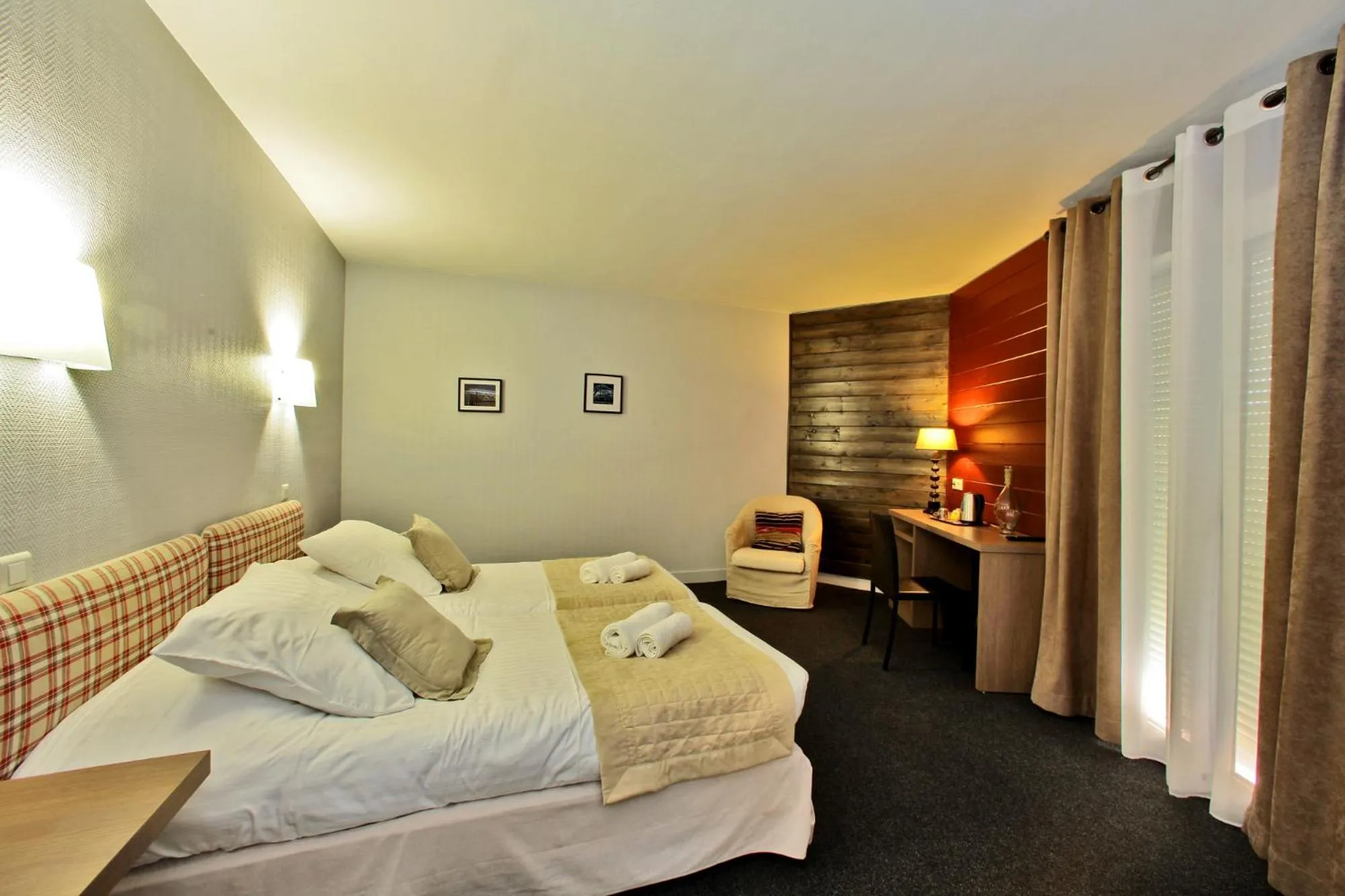 Bedroom, Bed in Hotel de Compostelle