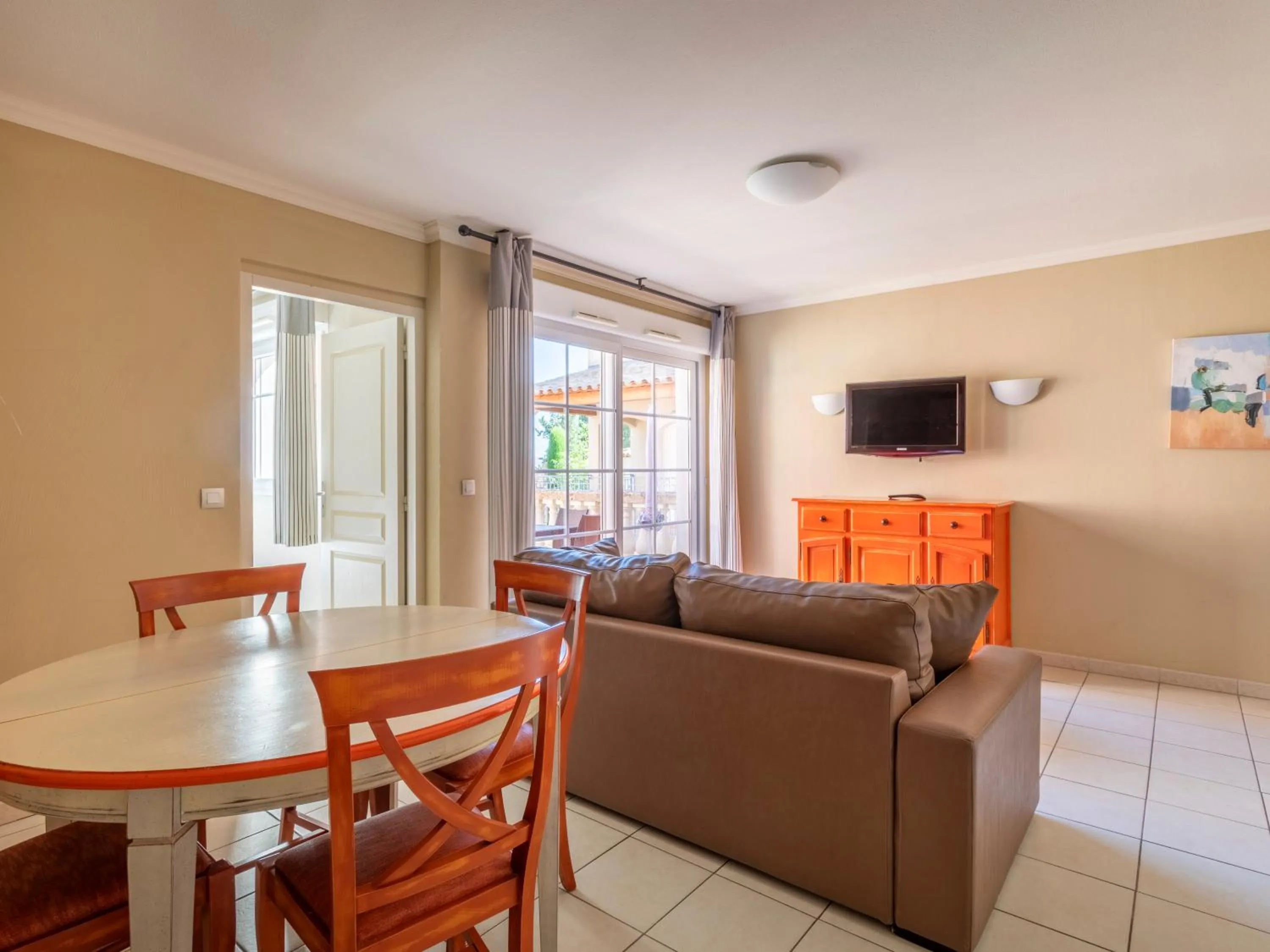 Living room in Vacancéole – Le Domaine de Camiole