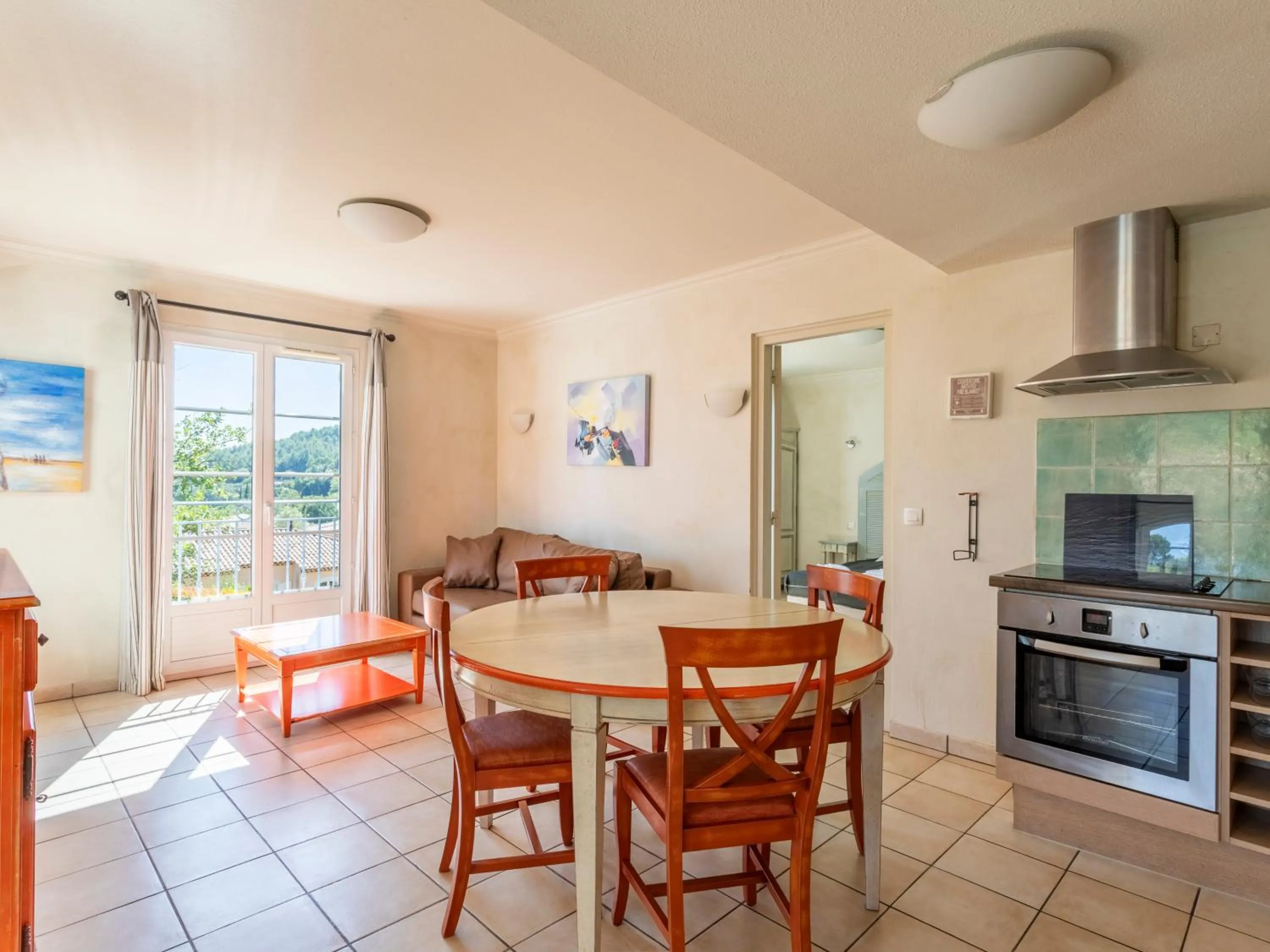 kitchen in Vacancéole – Le Domaine de Camiole