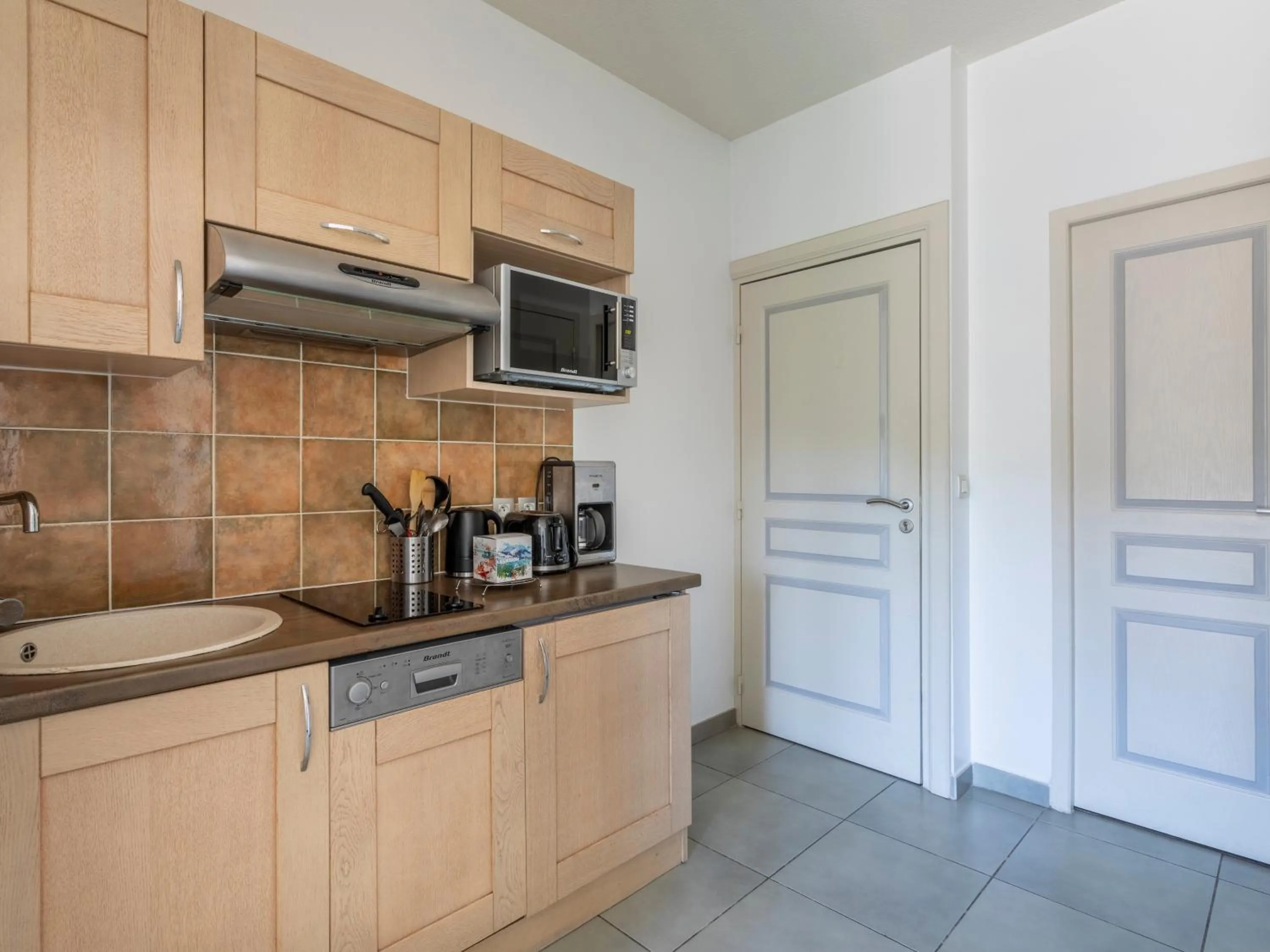 kitchen in Vacancéole – Le Domaine de Camiole