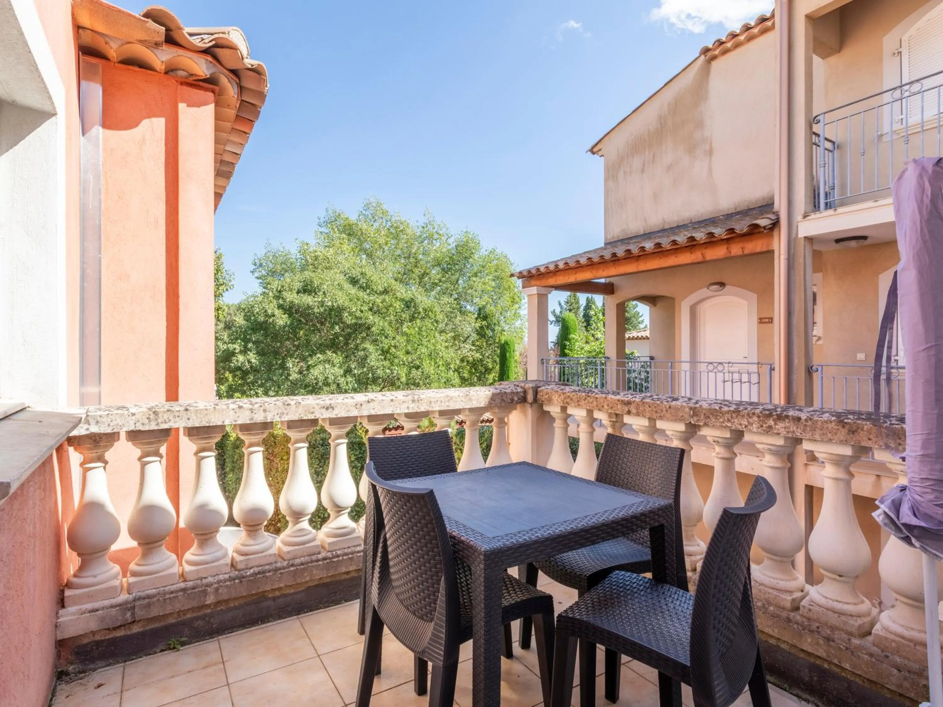 Balcony/Terrace in Vacancéole – Le Domaine de Camiole