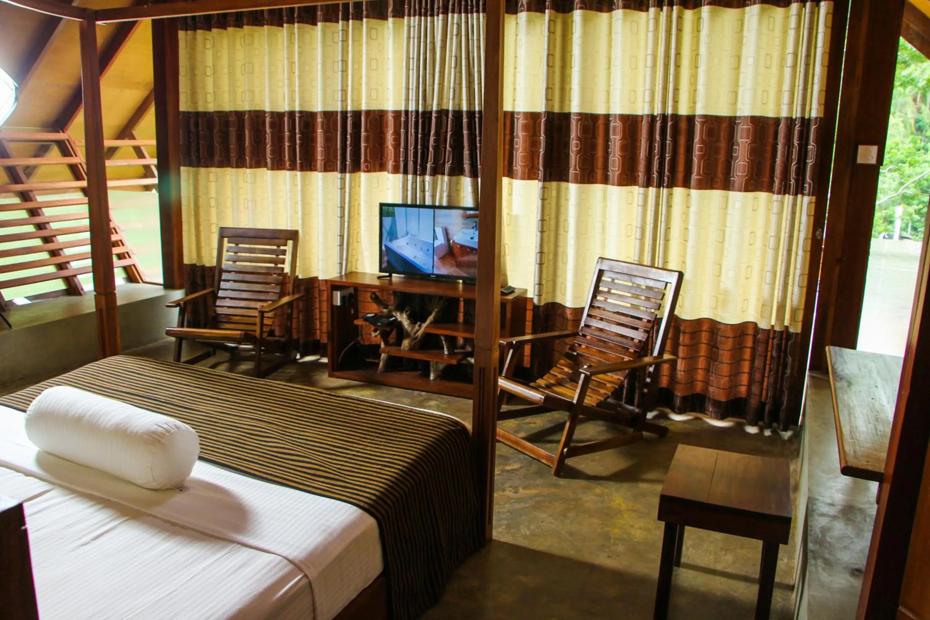 TV and multimedia in Aloft Grand Hotel Ella