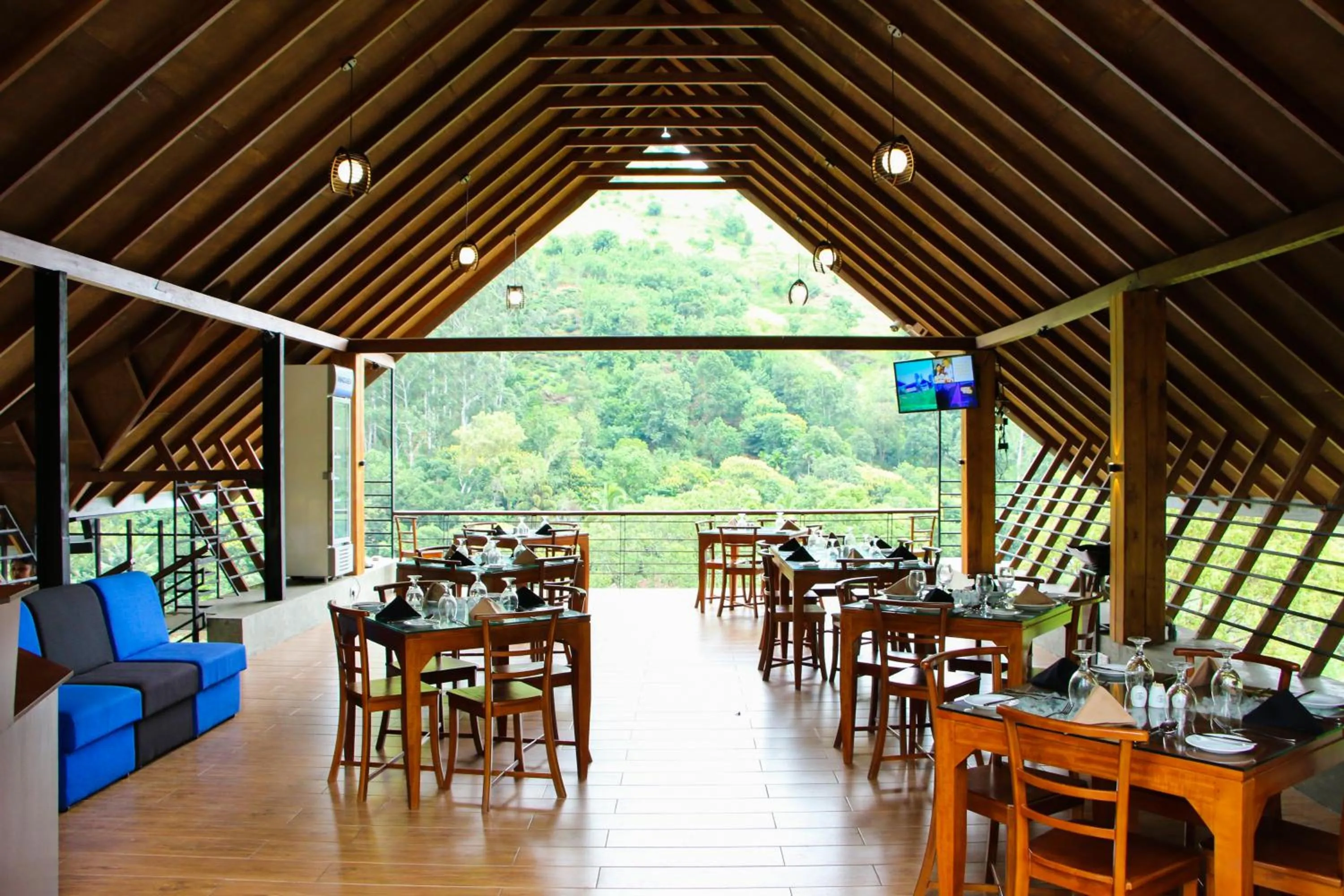 Restaurant/places to eat in Aloft Grand Hotel Ella