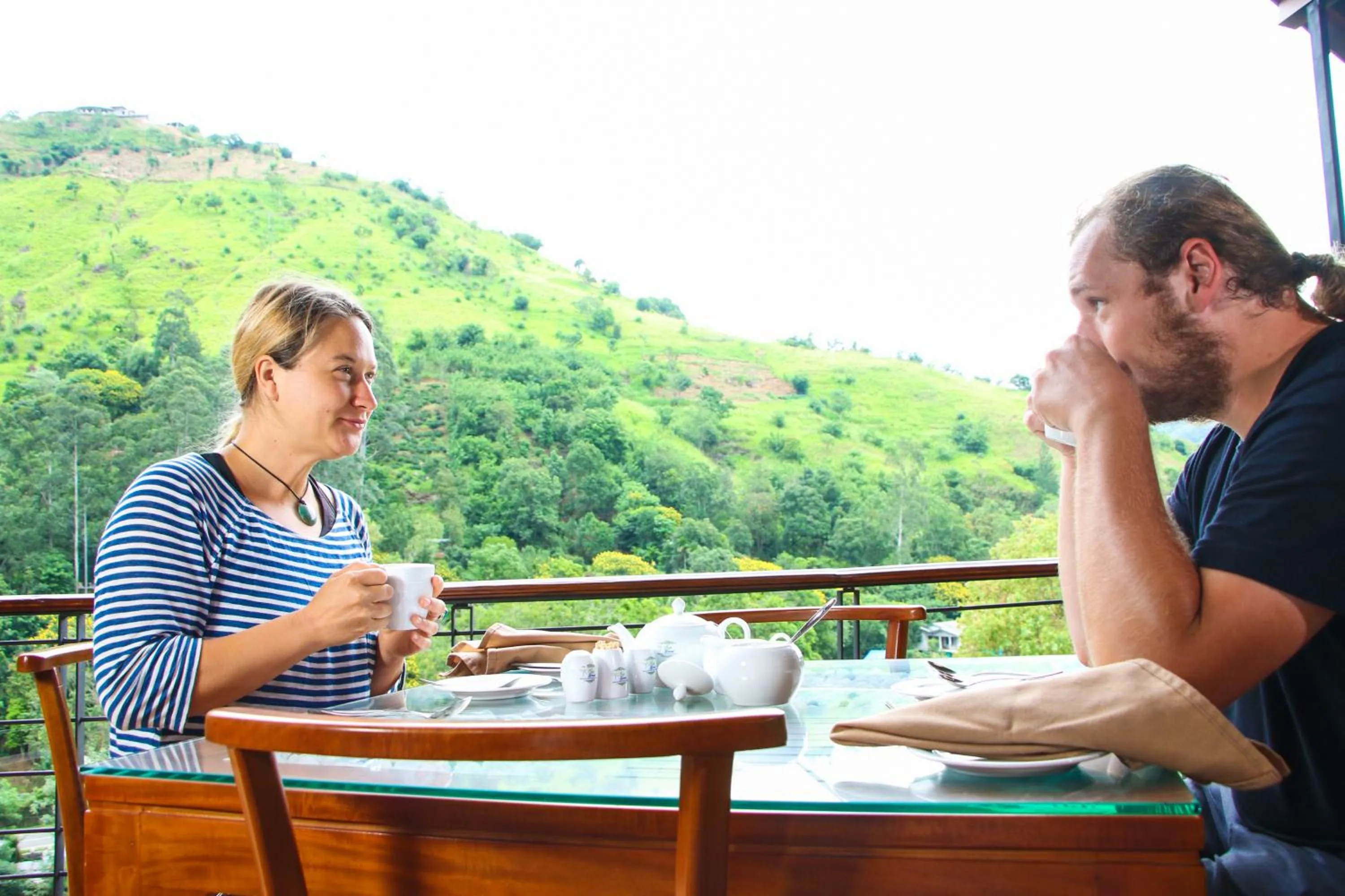 Restaurant/places to eat in Aloft Grand Hotel Ella