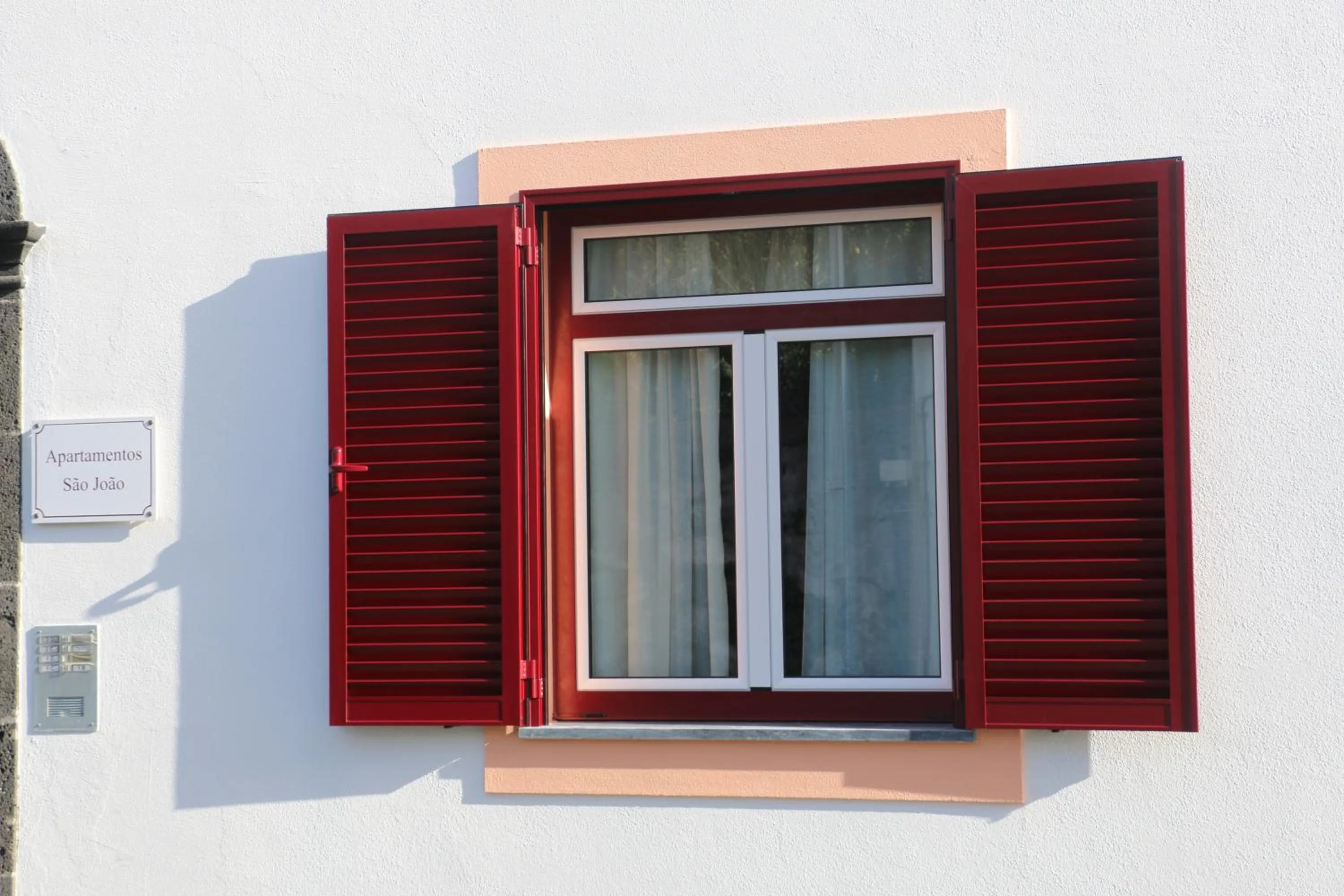 Facade/entrance in Apartamentos São João