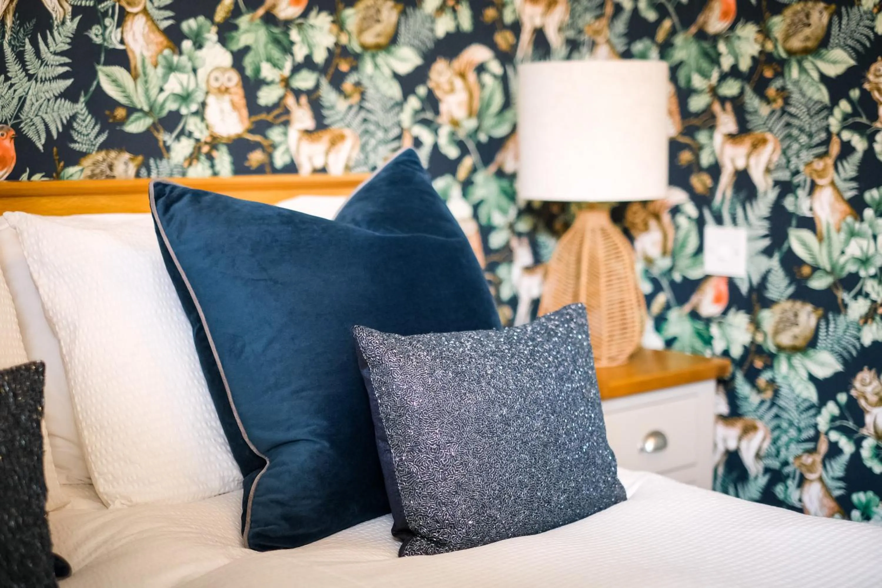 Bed in Glen Wynne Windermere - FREE off-site Health Club access with Pool, Sauna, Steam Room & Gym Short 5 Minute Drive Away