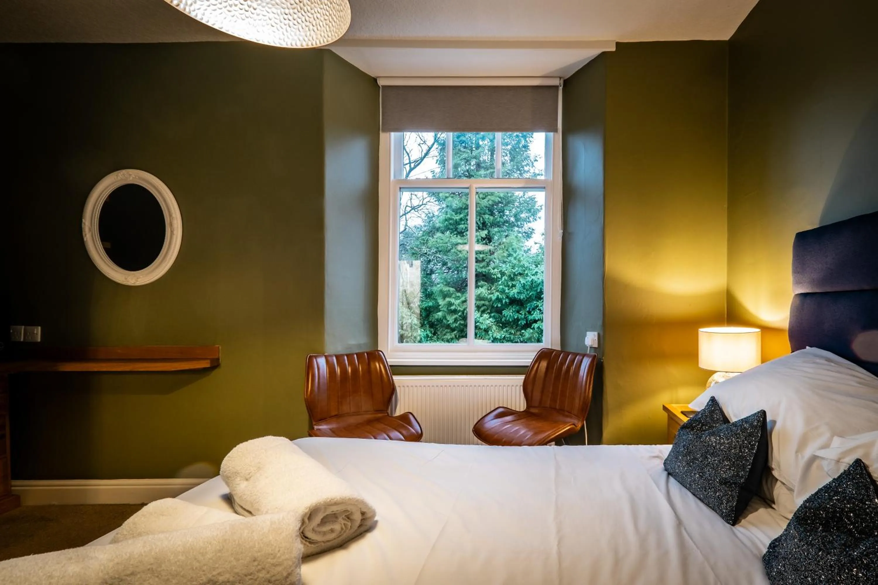 Bed in Glen Wynne Windermere - FREE off-site Health Club access with Pool, Sauna, Steam Room & Gym Short 5 Minute Drive Away