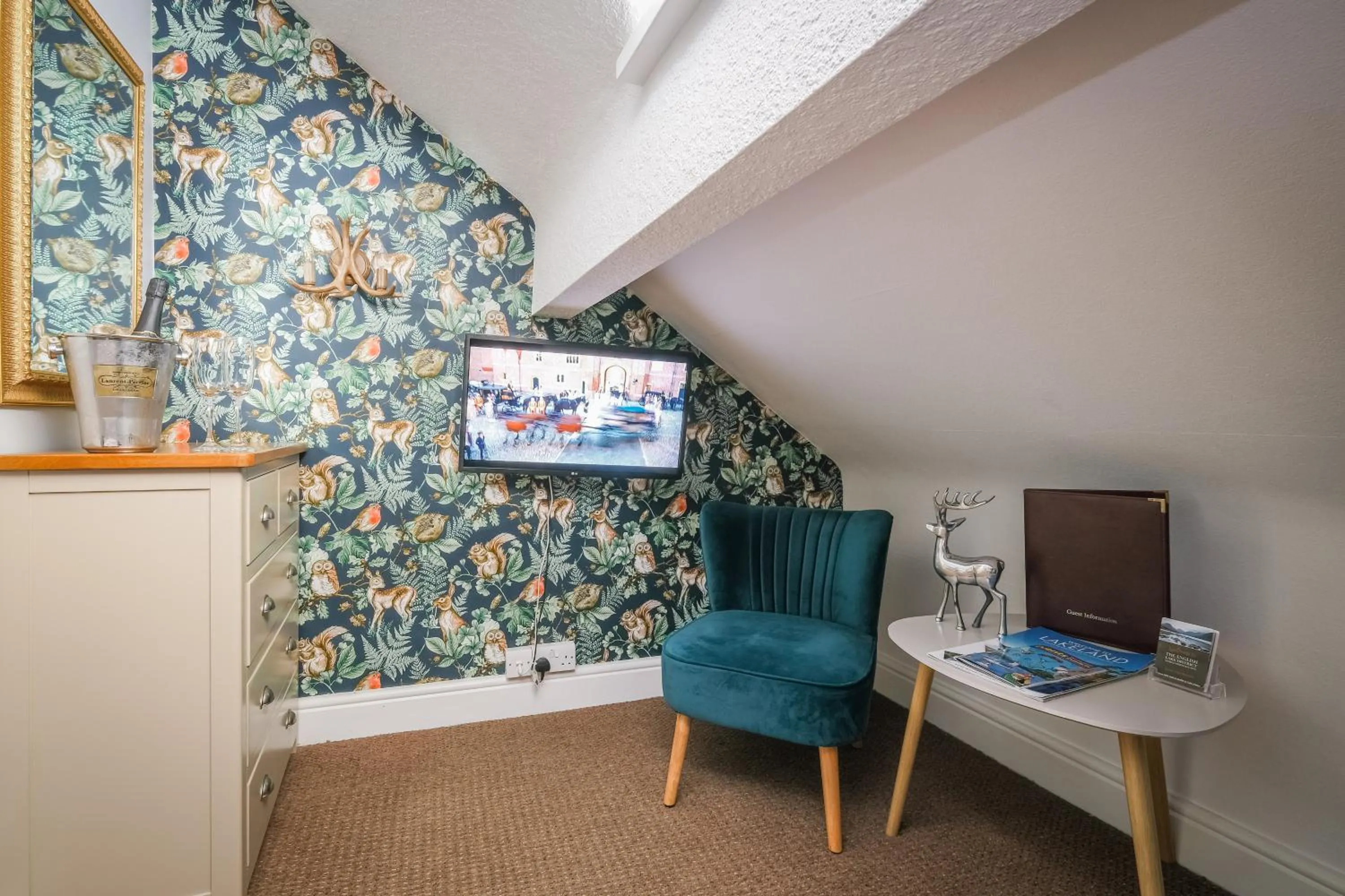 Glen Wynne Windermere - FREE off-site Health Club access with Pool, Sauna, Steam Room & Gym Short 5 Minute Drive Away