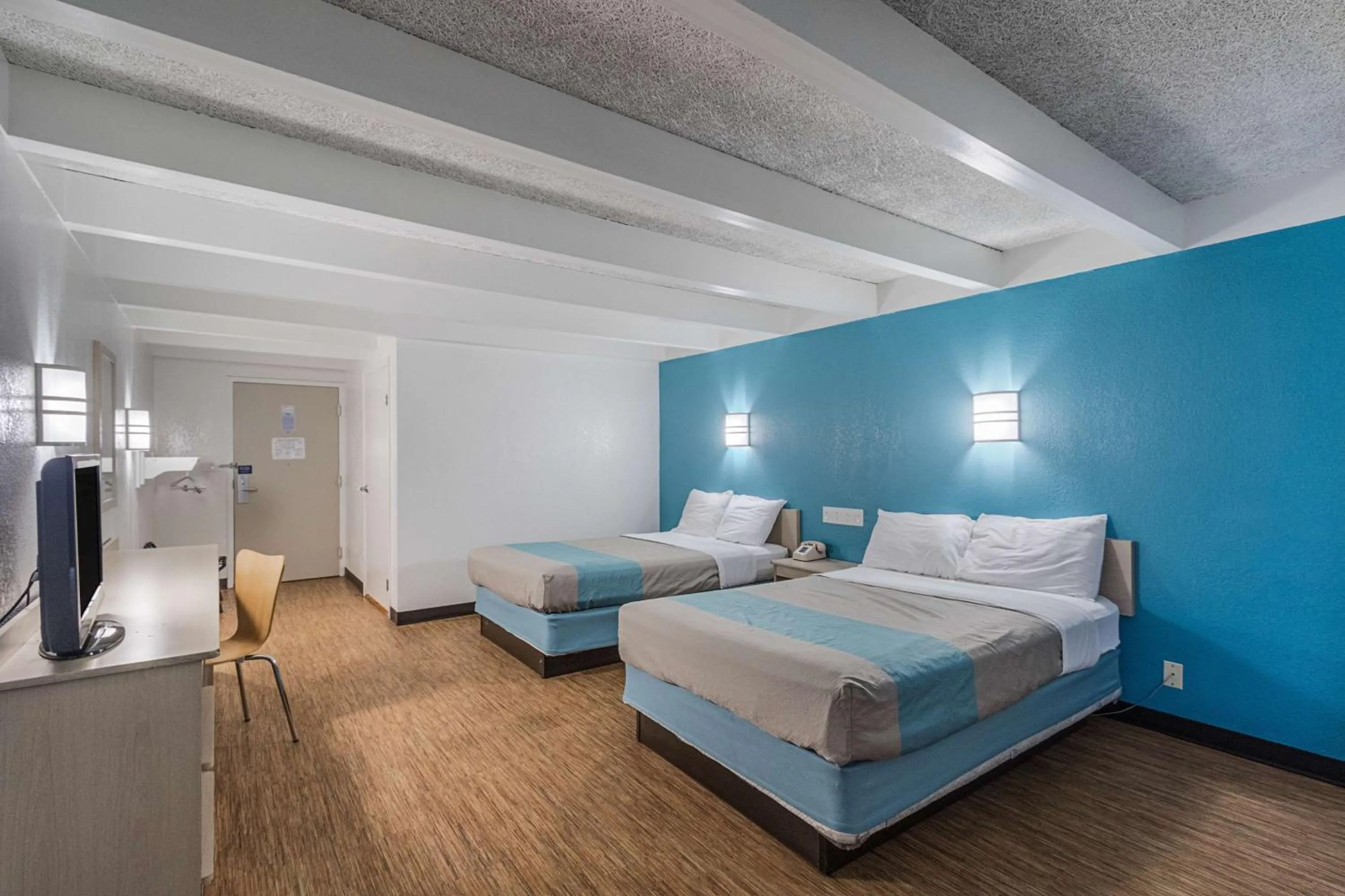 Bedroom, Bed in Motel 6-Kokomo, IN