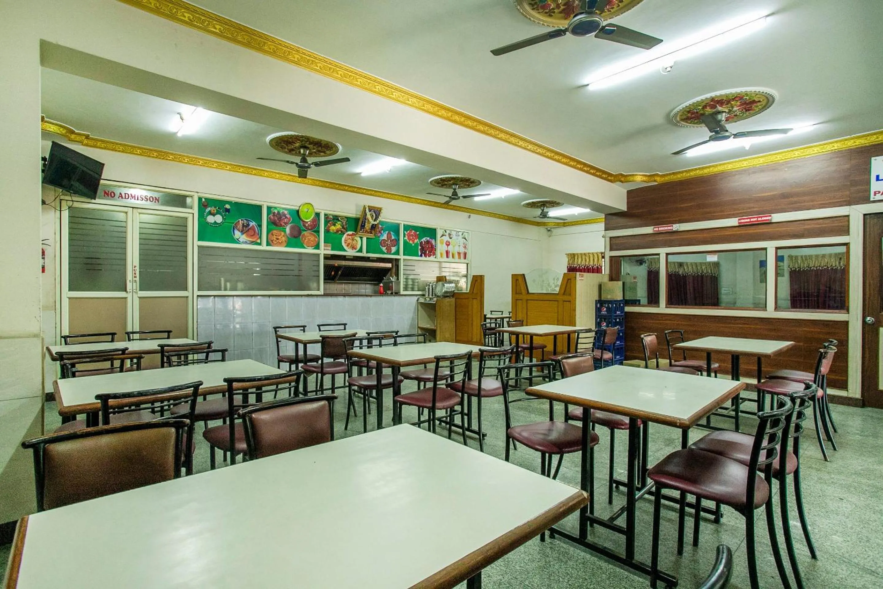 Restaurant/places to eat in Hotel O Royal Residency Near Hare Krishna Hill