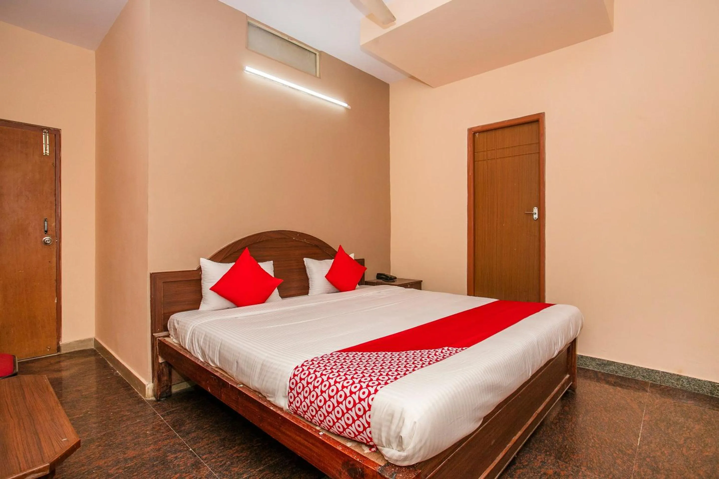 Bedroom in Hotel O Royal Residency Near Hare Krishna Hill
